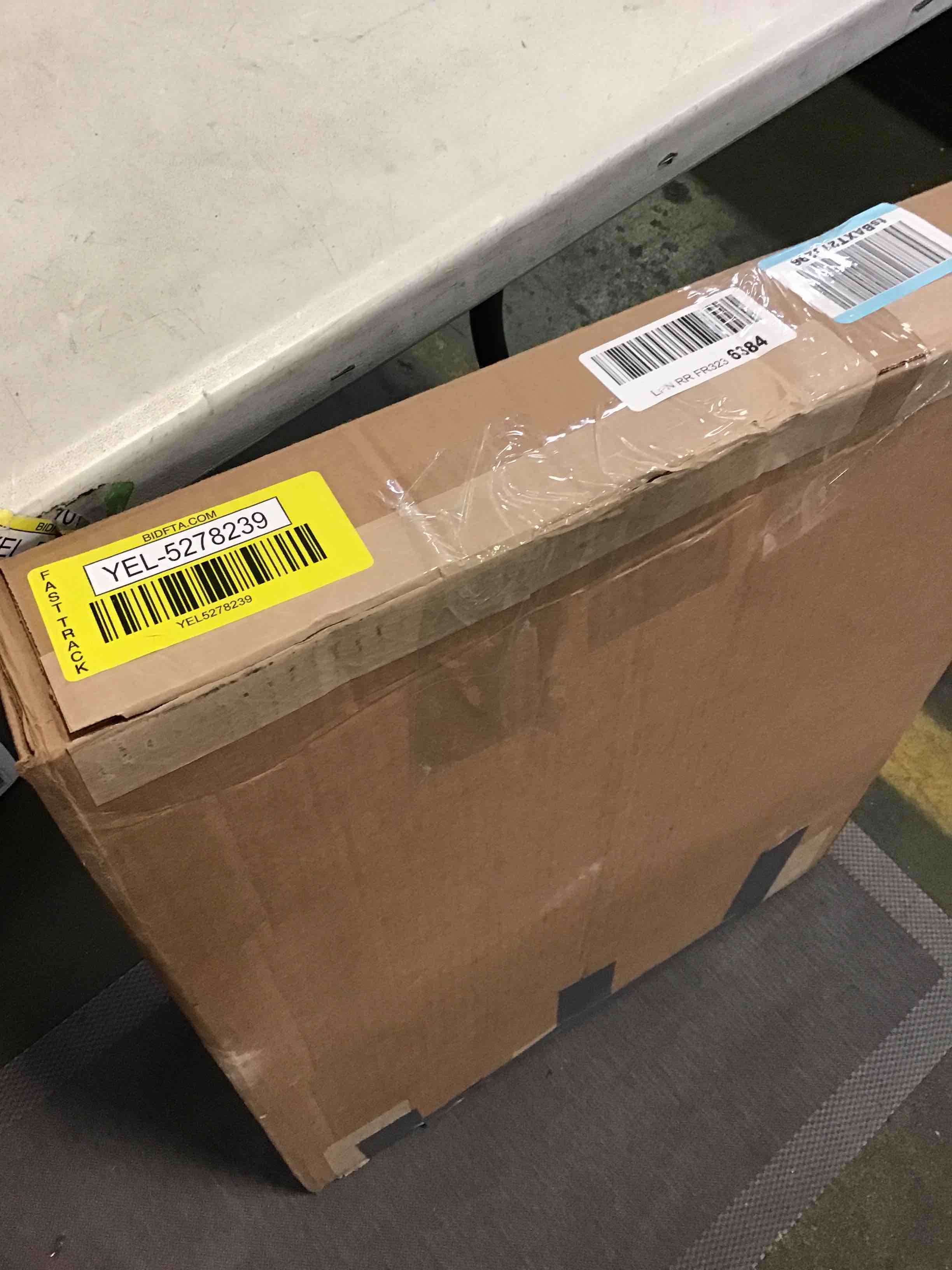 https://s3.amazonaws.com/lotting-images-prod/bidfta/YEL5278239_1689703127551.jpeg