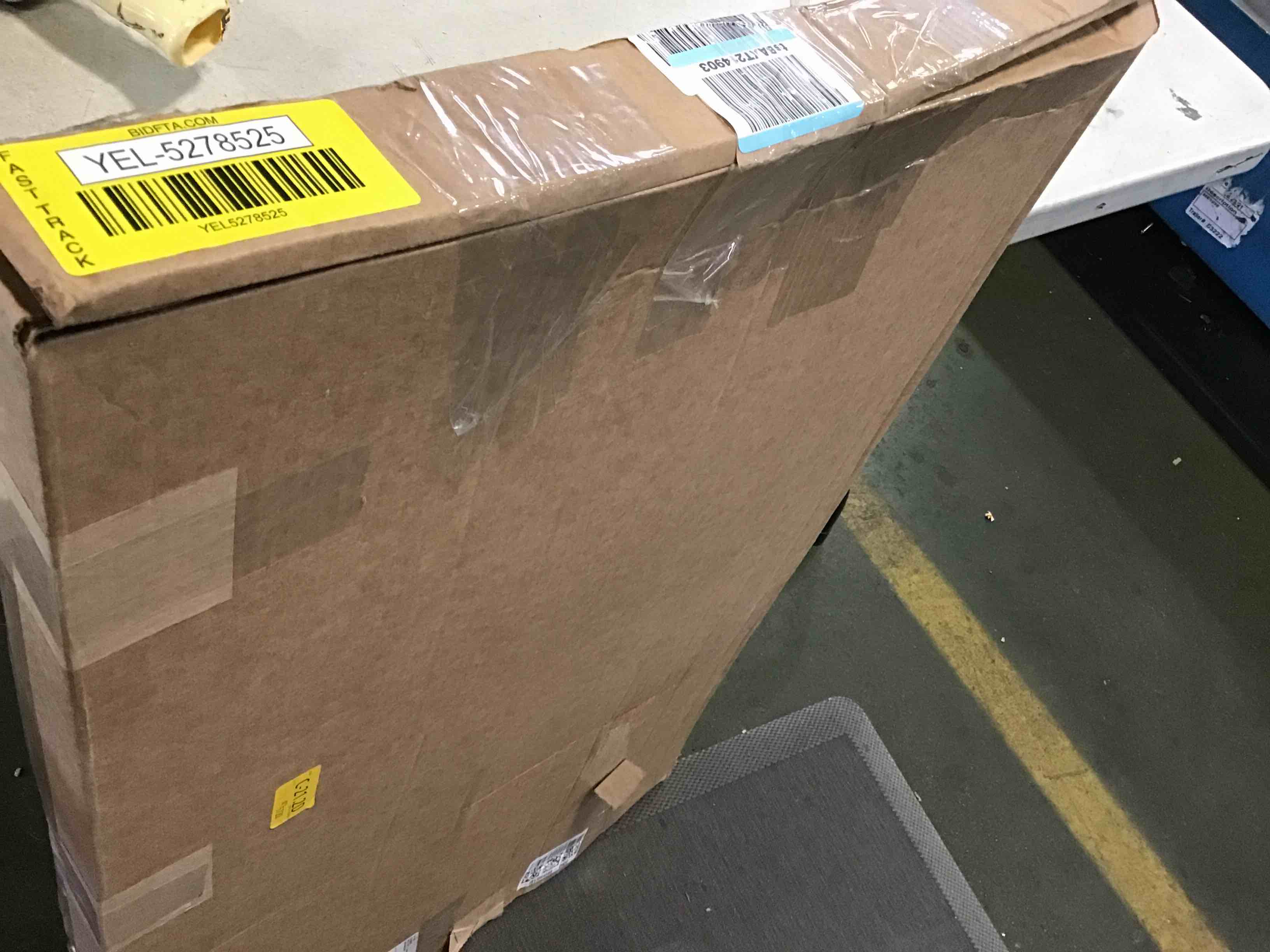 https://s3.amazonaws.com/lotting-images-prod/bidfta/YEL5278525_1689869649074.jpeg