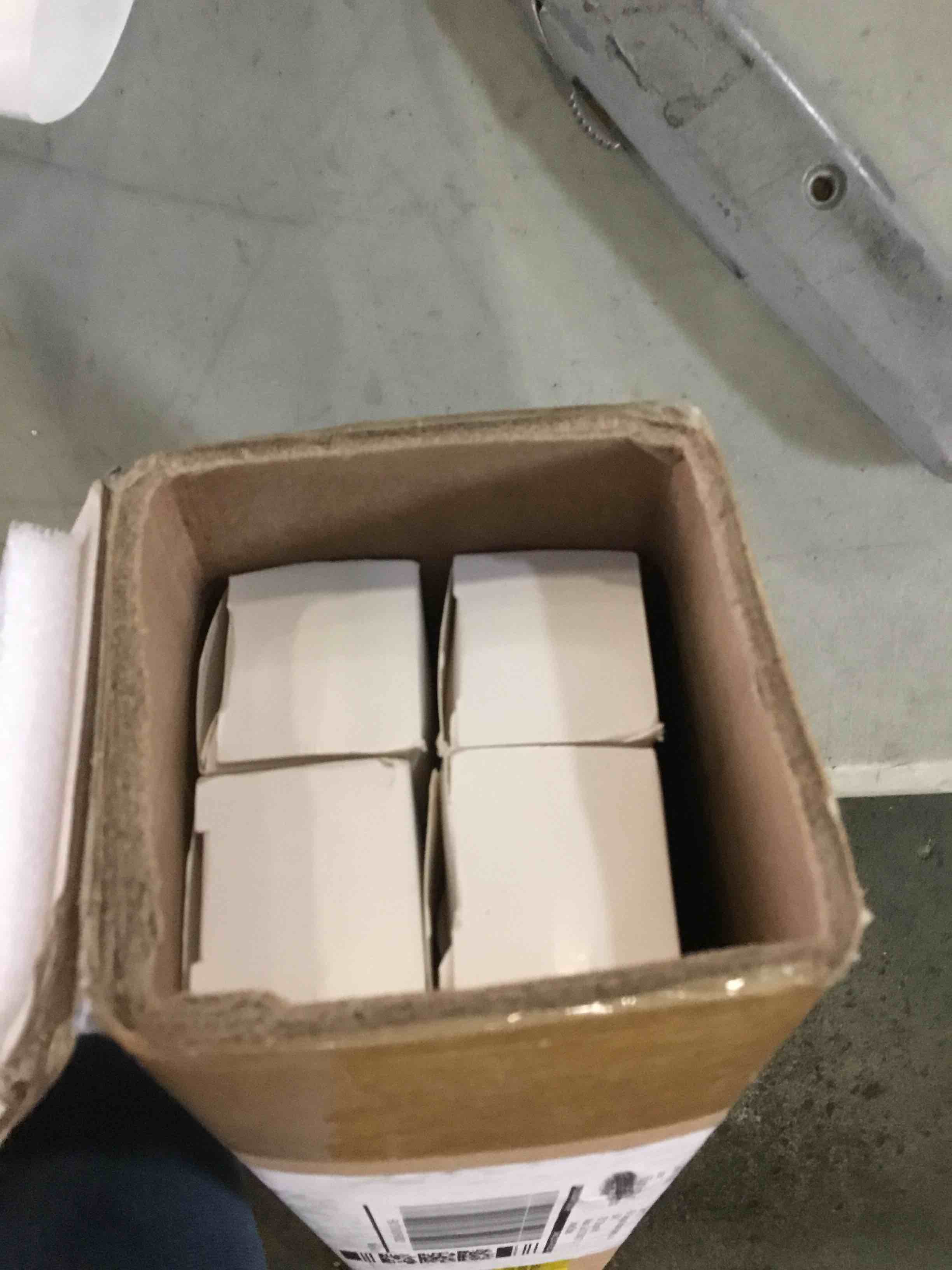 https://s3.amazonaws.com/lotting-images-prod/bidfta/YEL5281484_1688646414446.jpeg