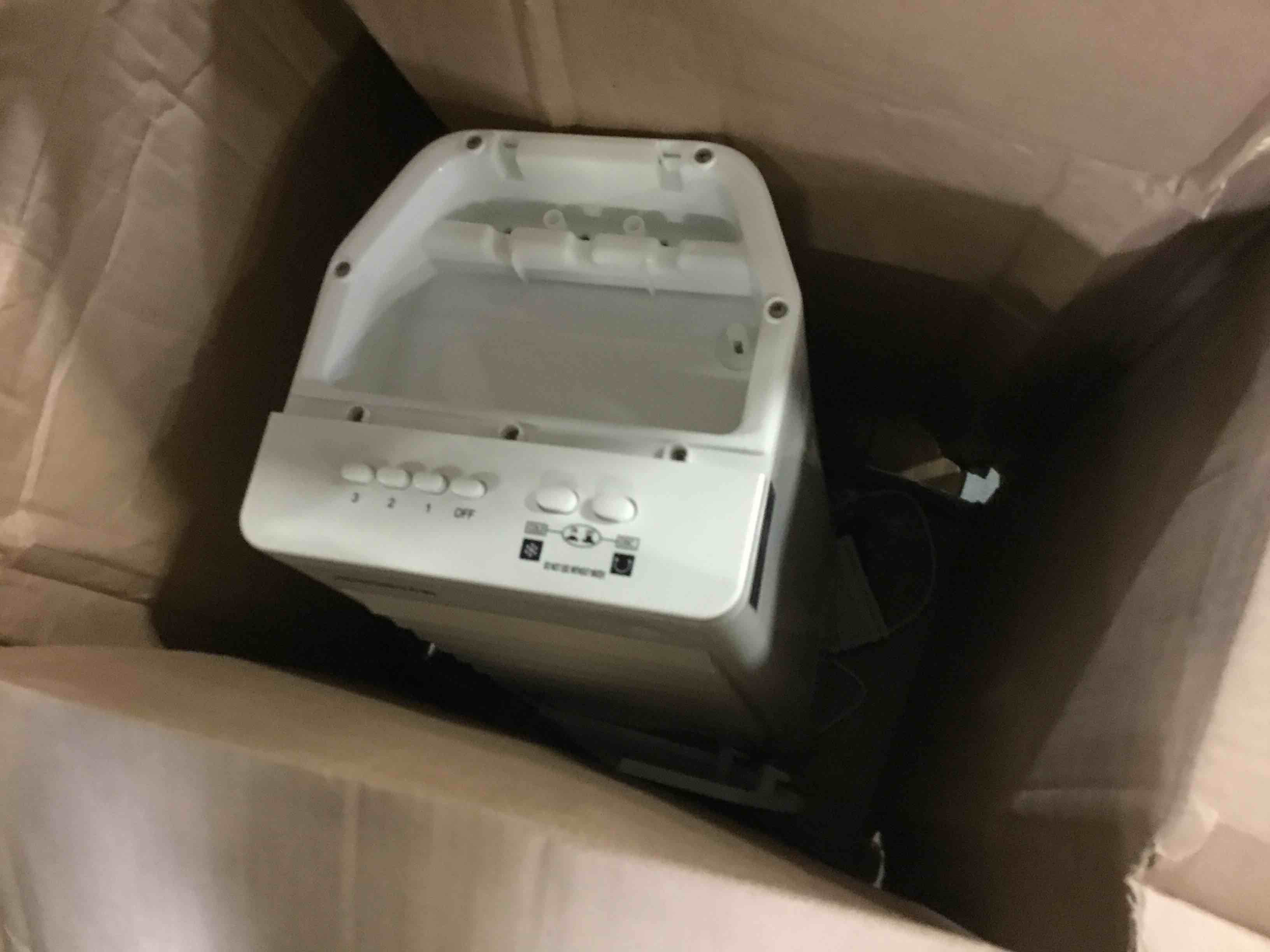 https://s3.amazonaws.com/lotting-images-prod/bidfta/YEL5281489_1688646845355.jpeg