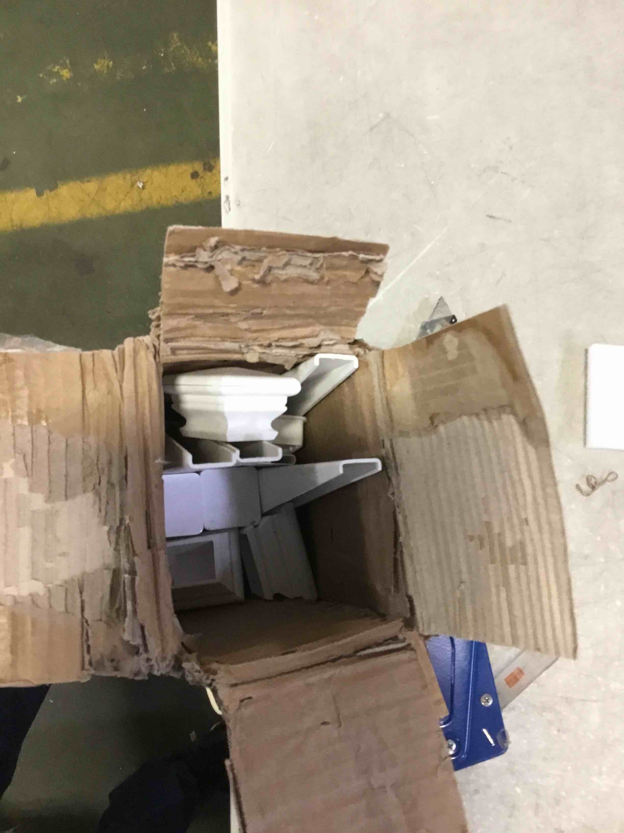 https://s3.amazonaws.com/lotting-images-prod/bidfta/YEL5286697_1689014951778.jpeg