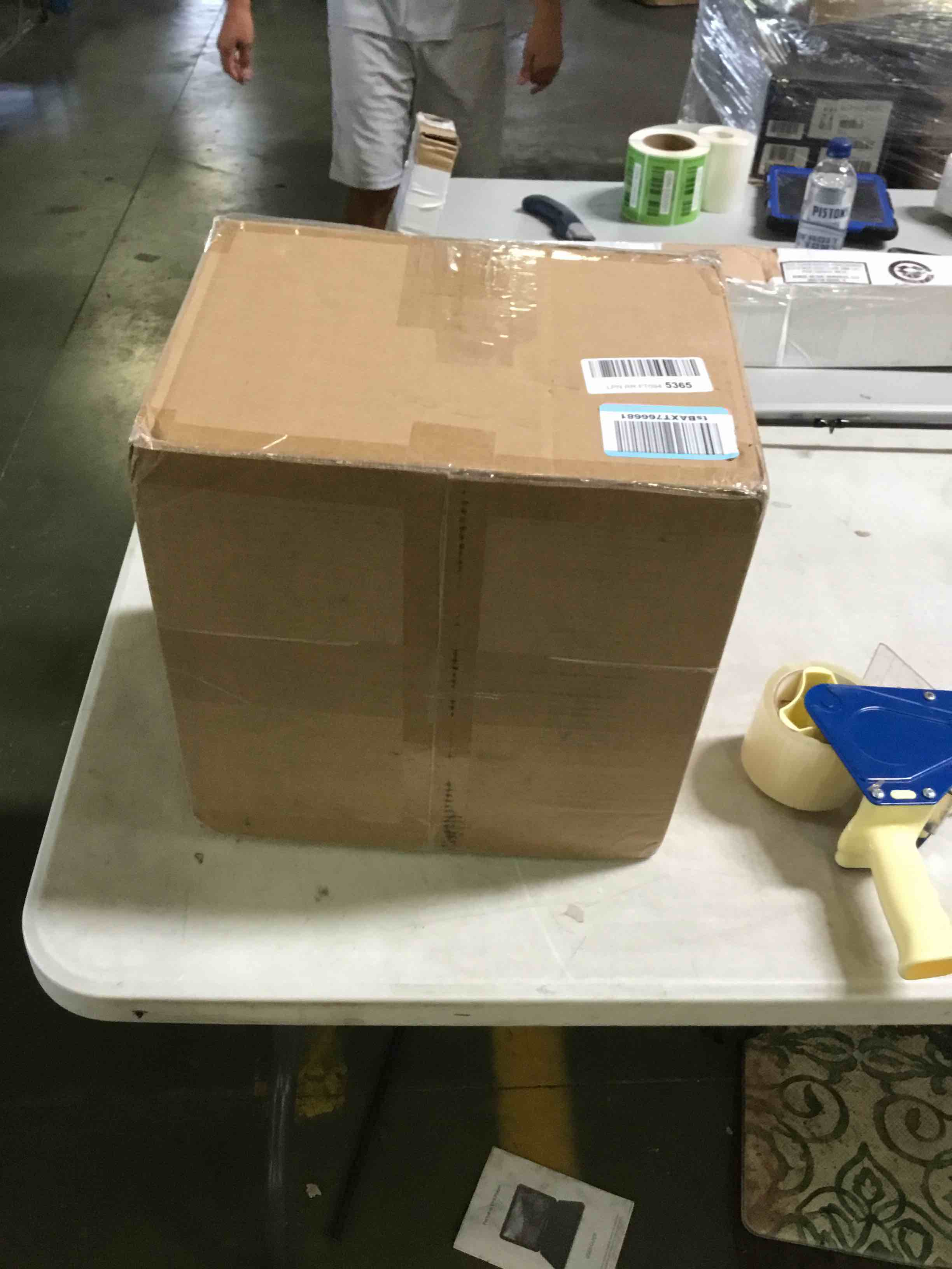 https://s3.amazonaws.com/lotting-images-prod/bidfta/YEL5286984_1689182439634.jpeg