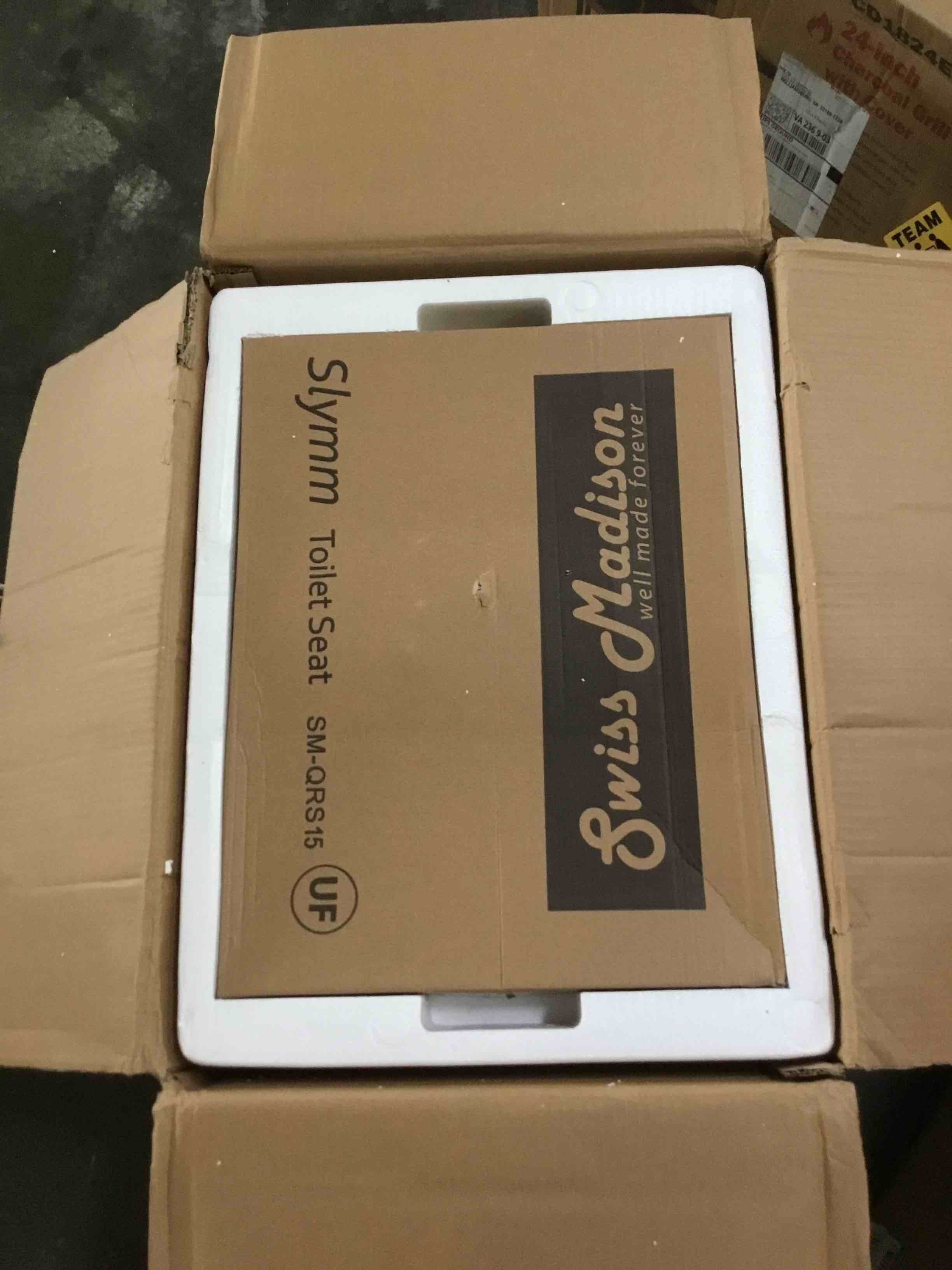 https://s3.amazonaws.com/lotting-images-prod/bidfta/YEL5287103_1689256365052.jpeg