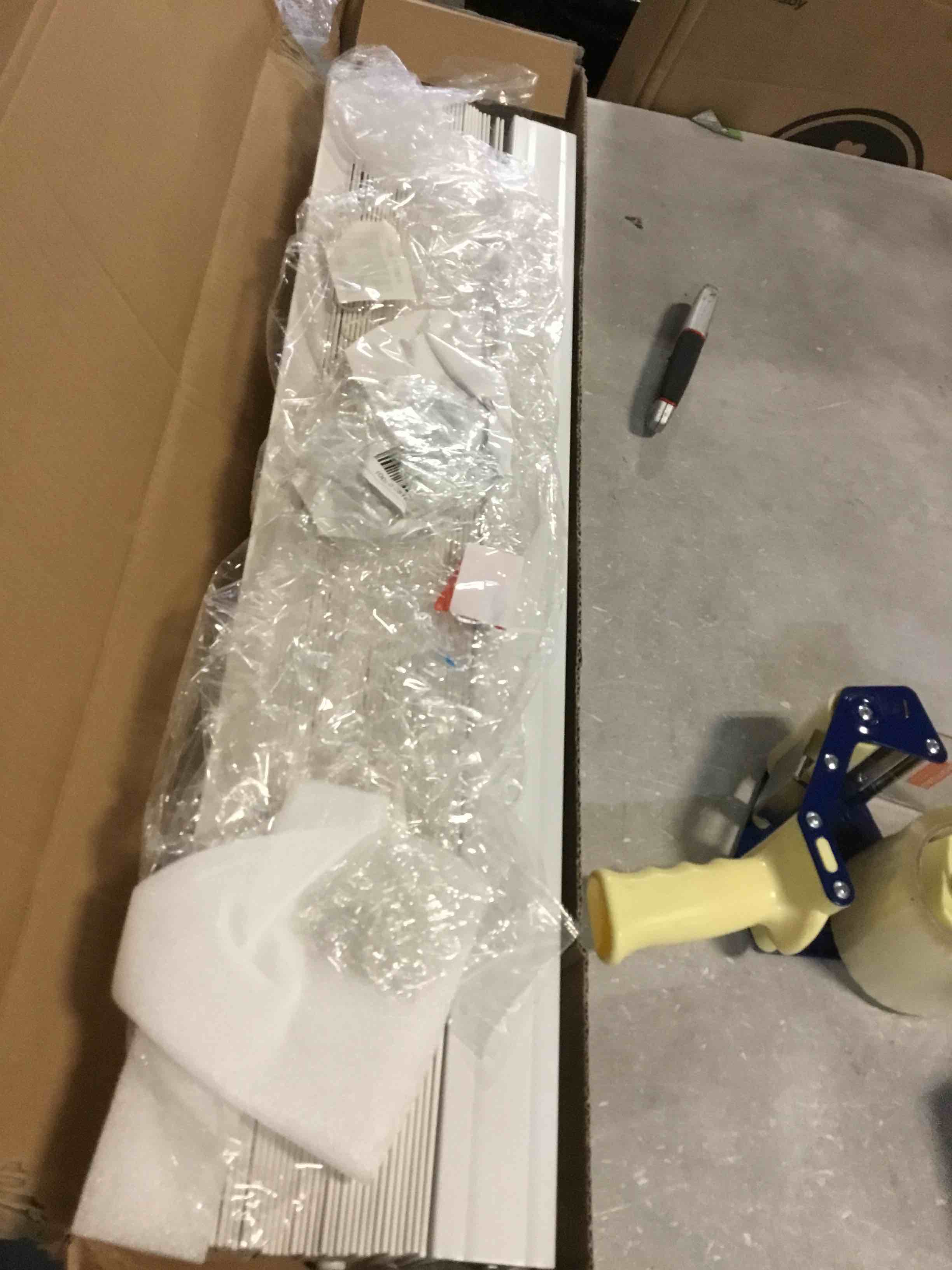 https://s3.amazonaws.com/lotting-images-prod/bidfta/YEL5297488_1689938557471.jpeg