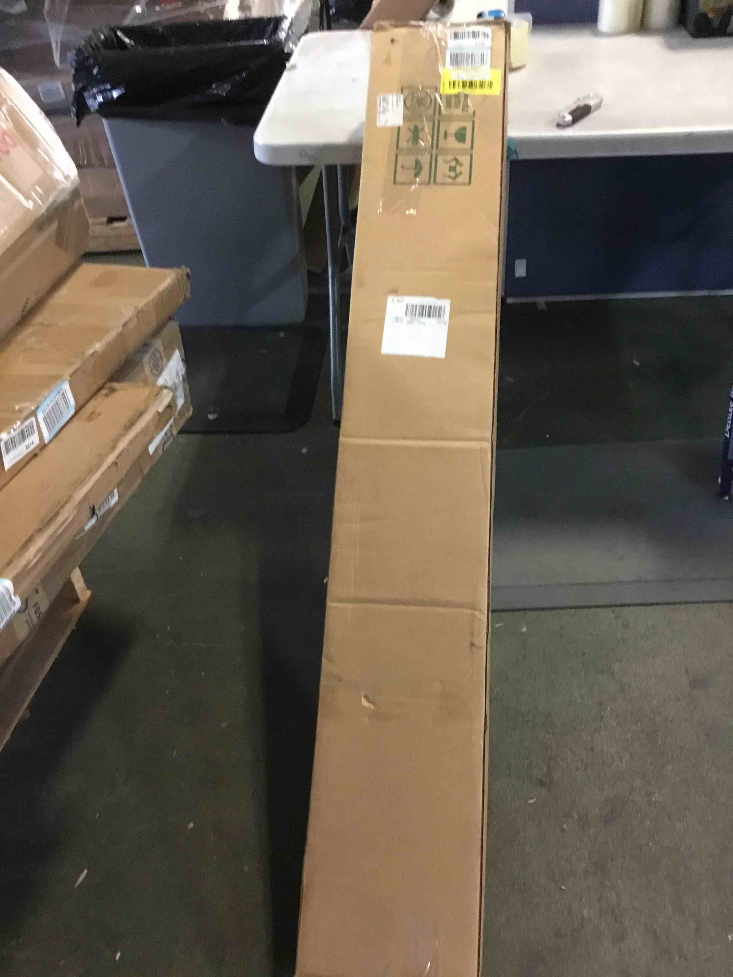 https://s3.amazonaws.com/lotting-images-prod/bidfta/YEL5297522_1689942501931.jpeg