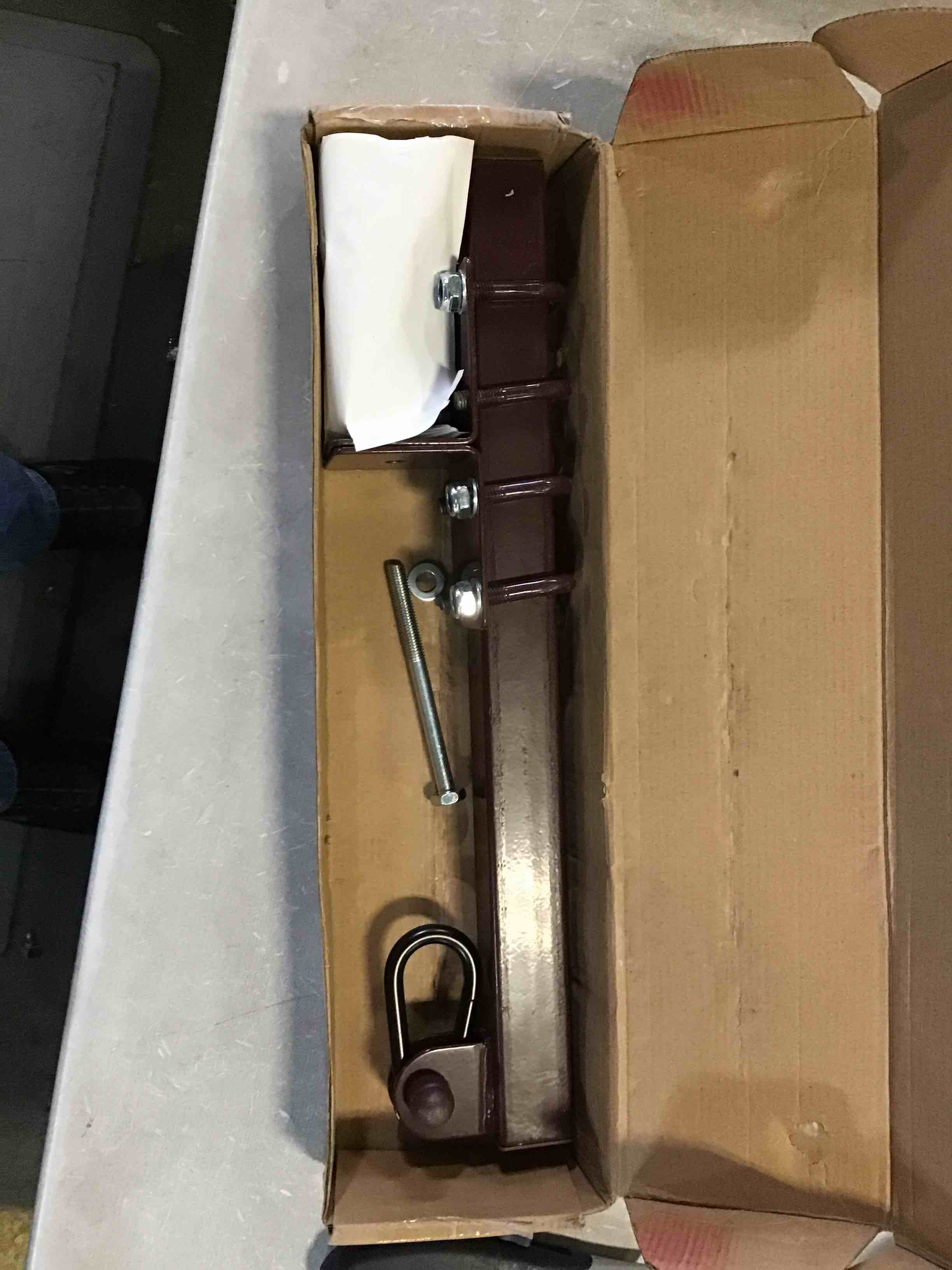 https://s3.amazonaws.com/lotting-images-prod/bidfta/YEL5297739_1690220792658.jpeg