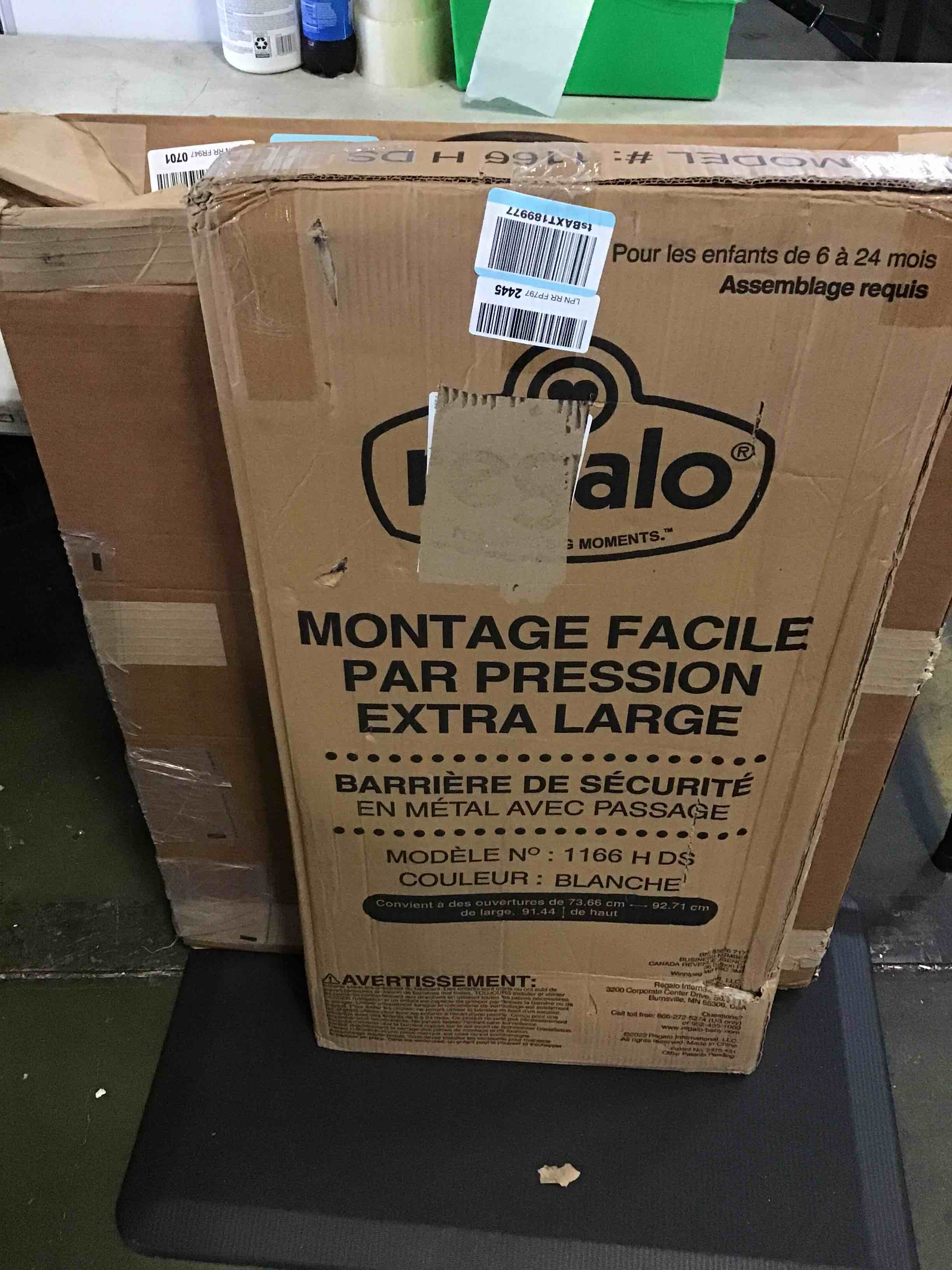 https://s3.amazonaws.com/lotting-images-prod/bidfta/YEL5298040_1690392464436.jpeg