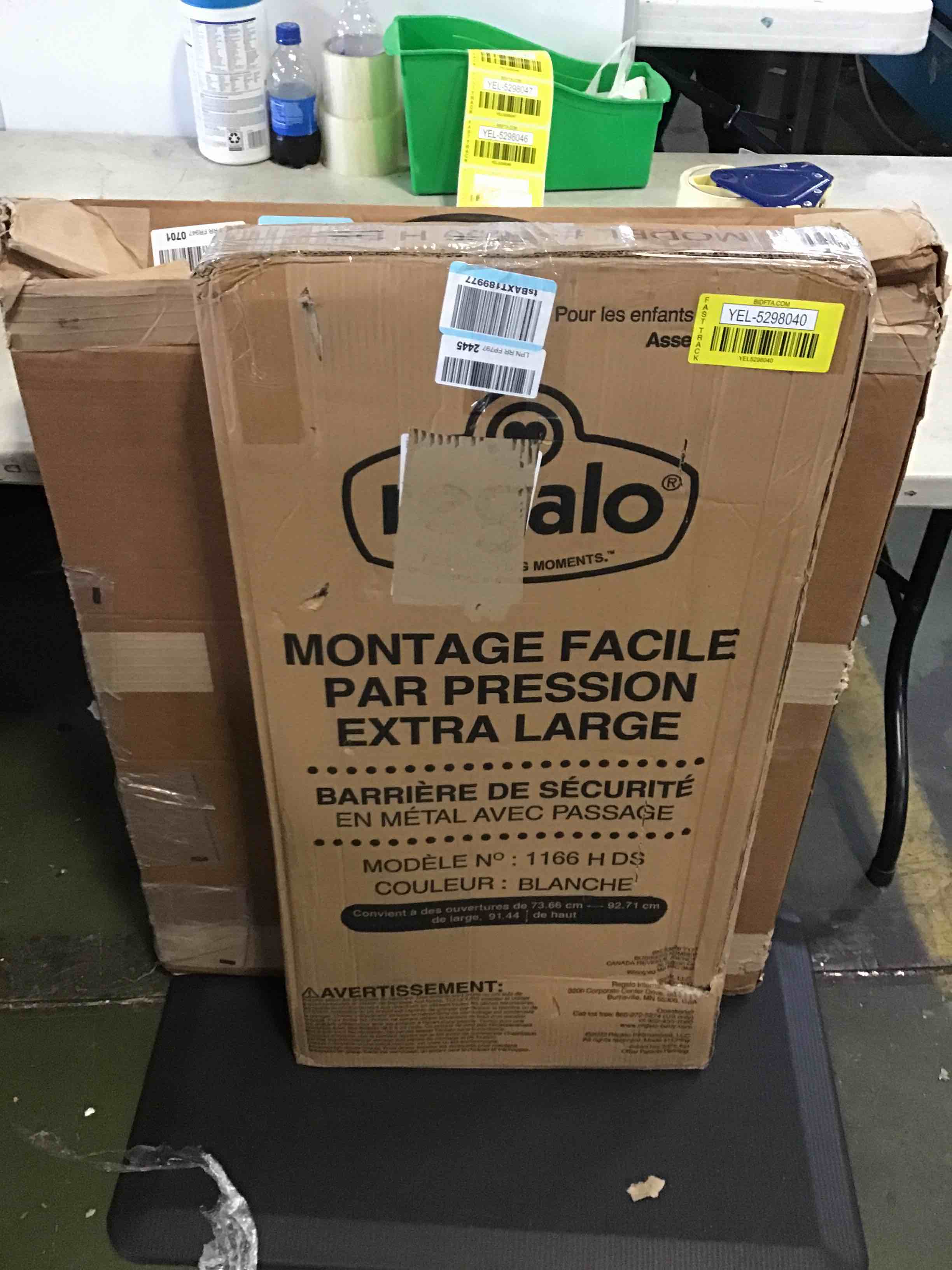 https://s3.amazonaws.com/lotting-images-prod/bidfta/YEL5298040_1690392562016.jpeg