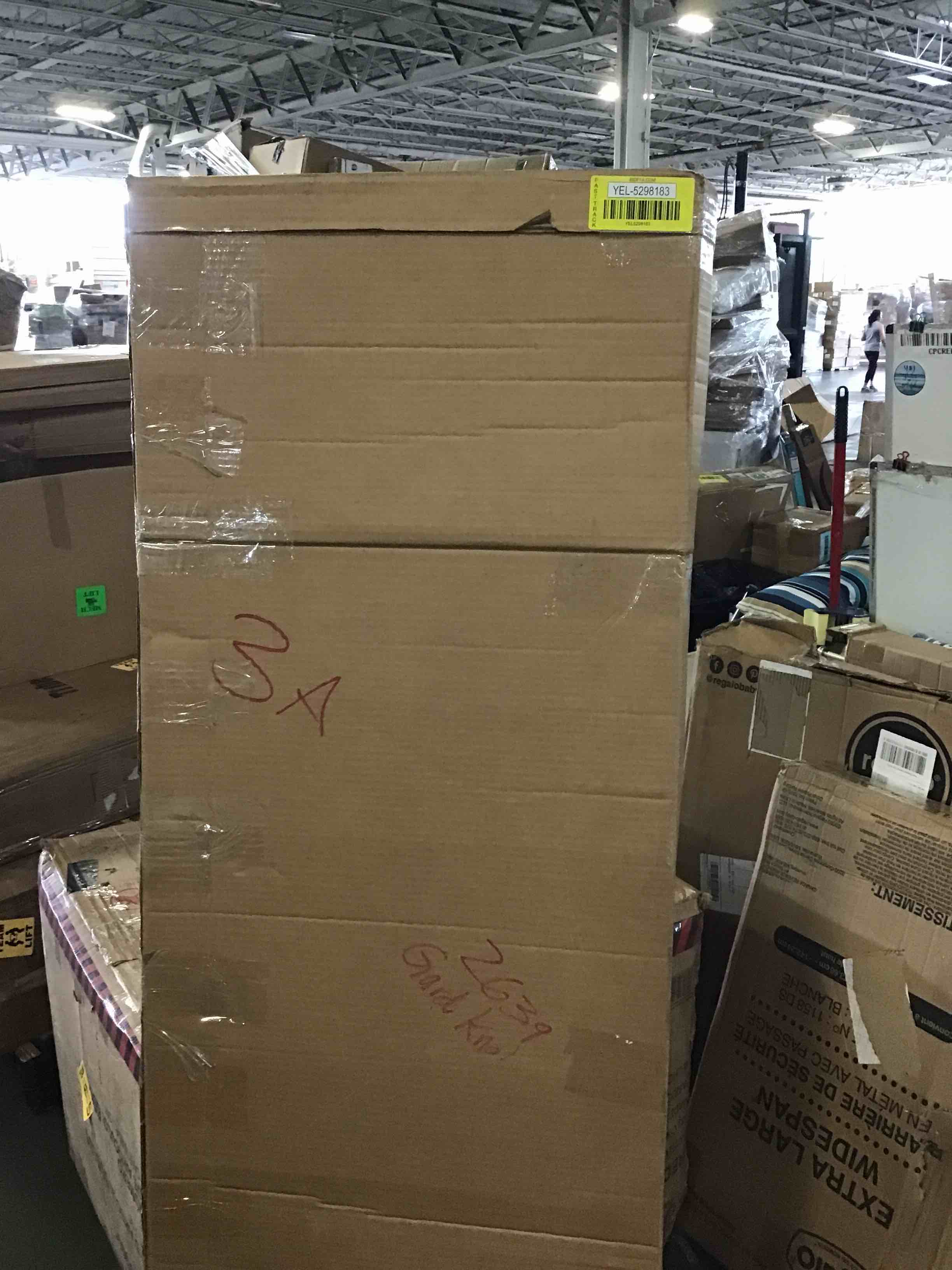 https://s3.amazonaws.com/lotting-images-prod/bidfta/YEL5298183_1690487328271.jpeg
