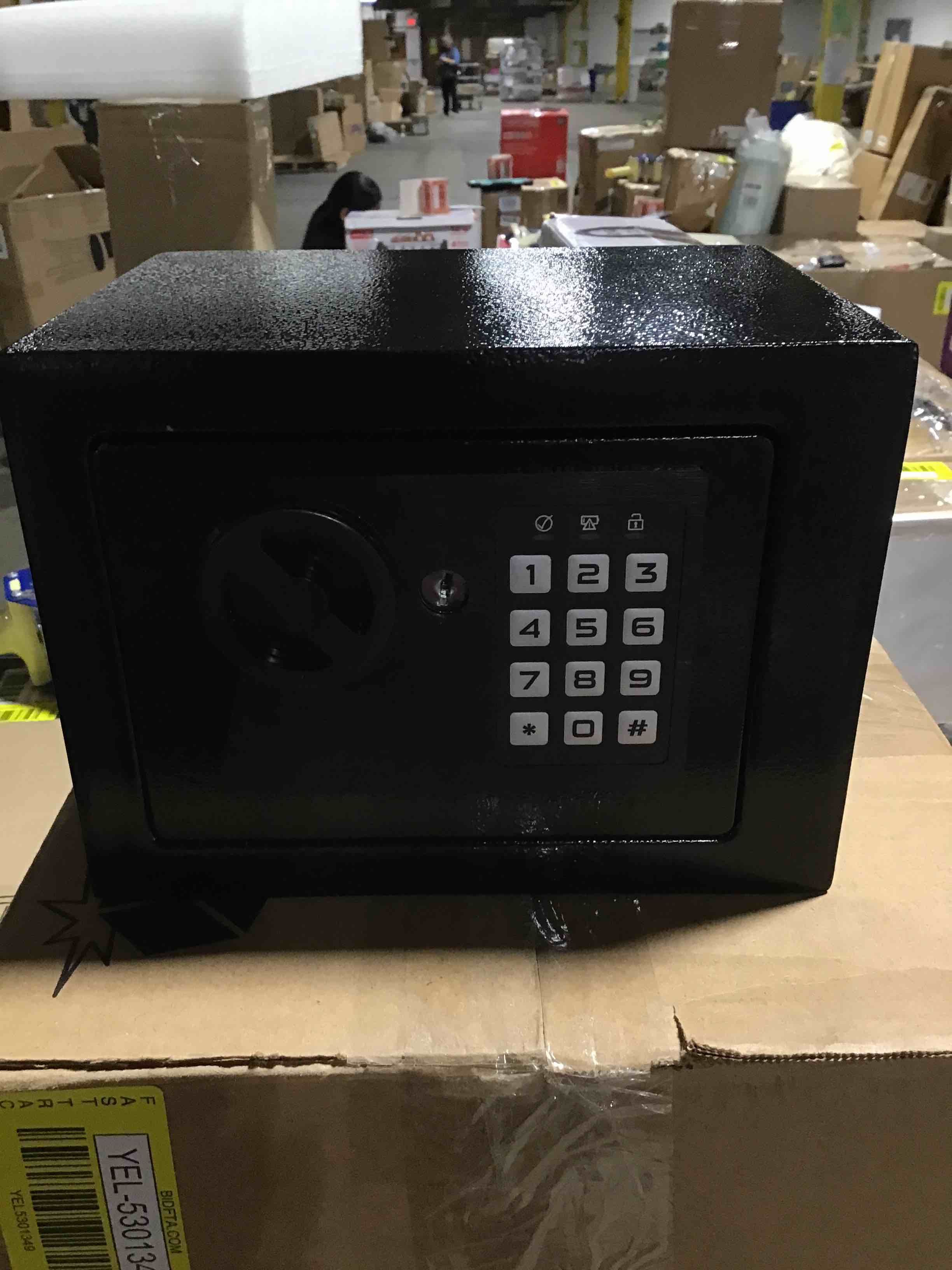https://s3.amazonaws.com/lotting-images-prod/bidfta/YEL5301360_1700078201923.jpeg