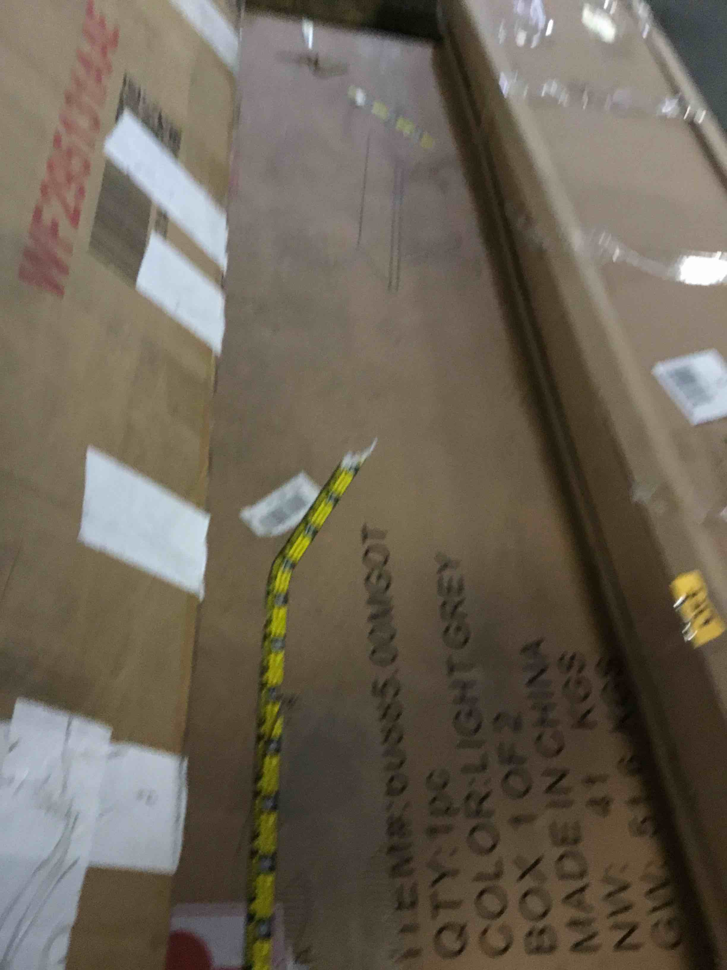 https://s3.amazonaws.com/lotting-images-prod/bidfta/YEL5303695_1690473526655.jpeg