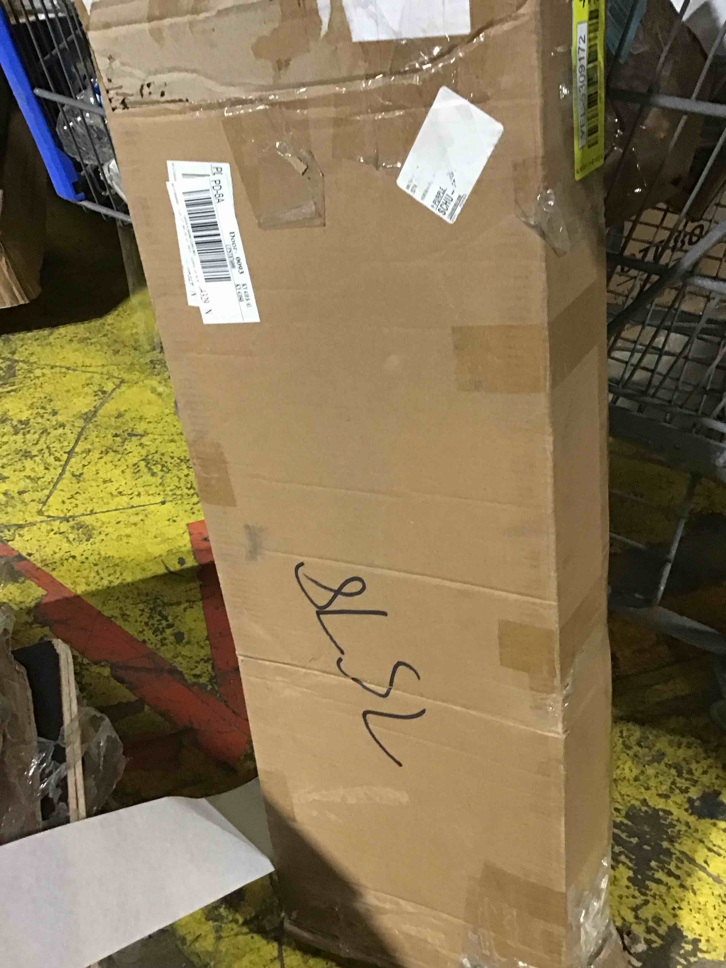 https://s3.amazonaws.com/lotting-images-prod/bidfta/YEL5309172_1692628786656.jpeg