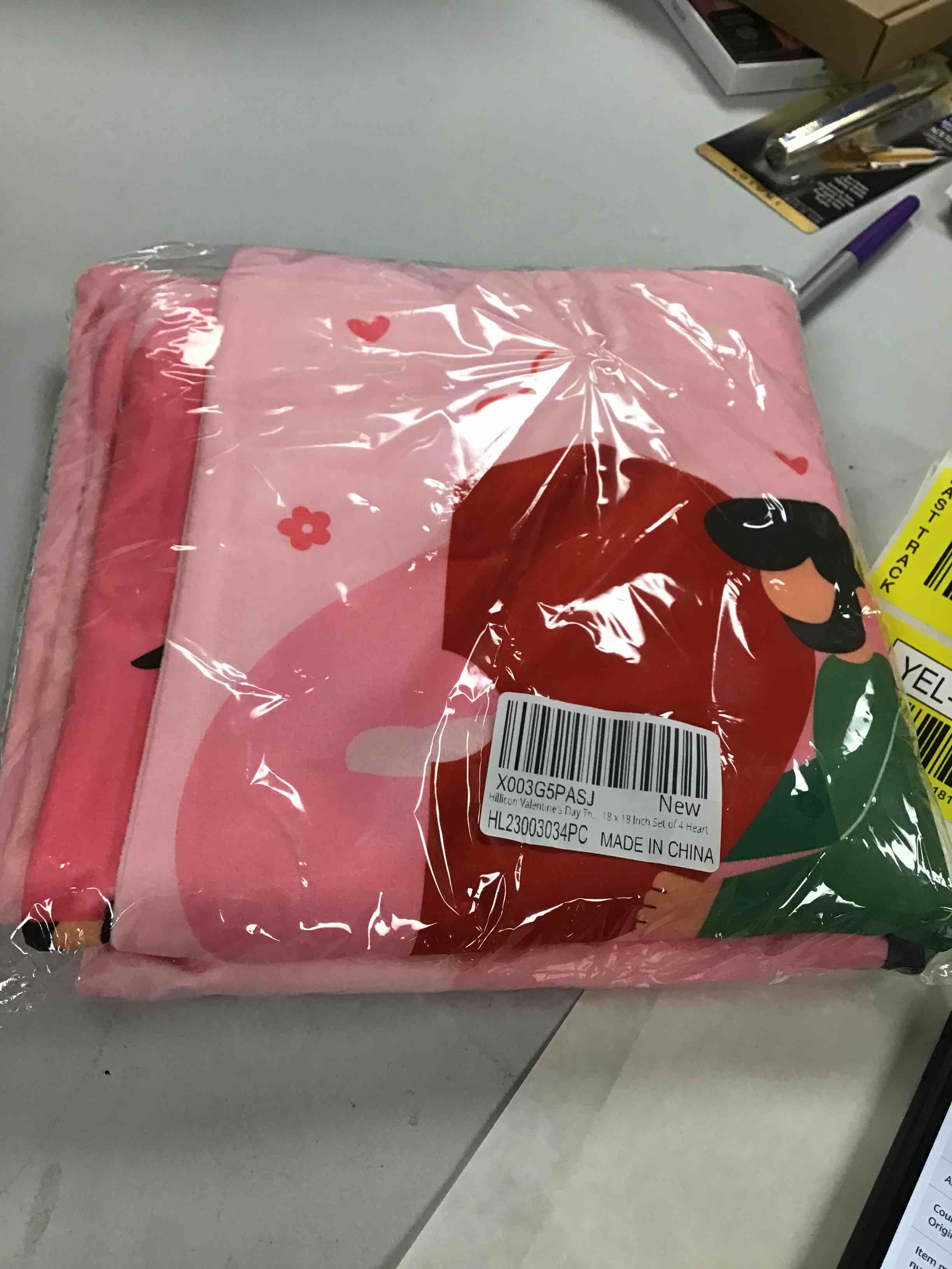 https://s3.amazonaws.com/lotting-images-prod/bidfta/YEL5318110_1694539928861.jpeg