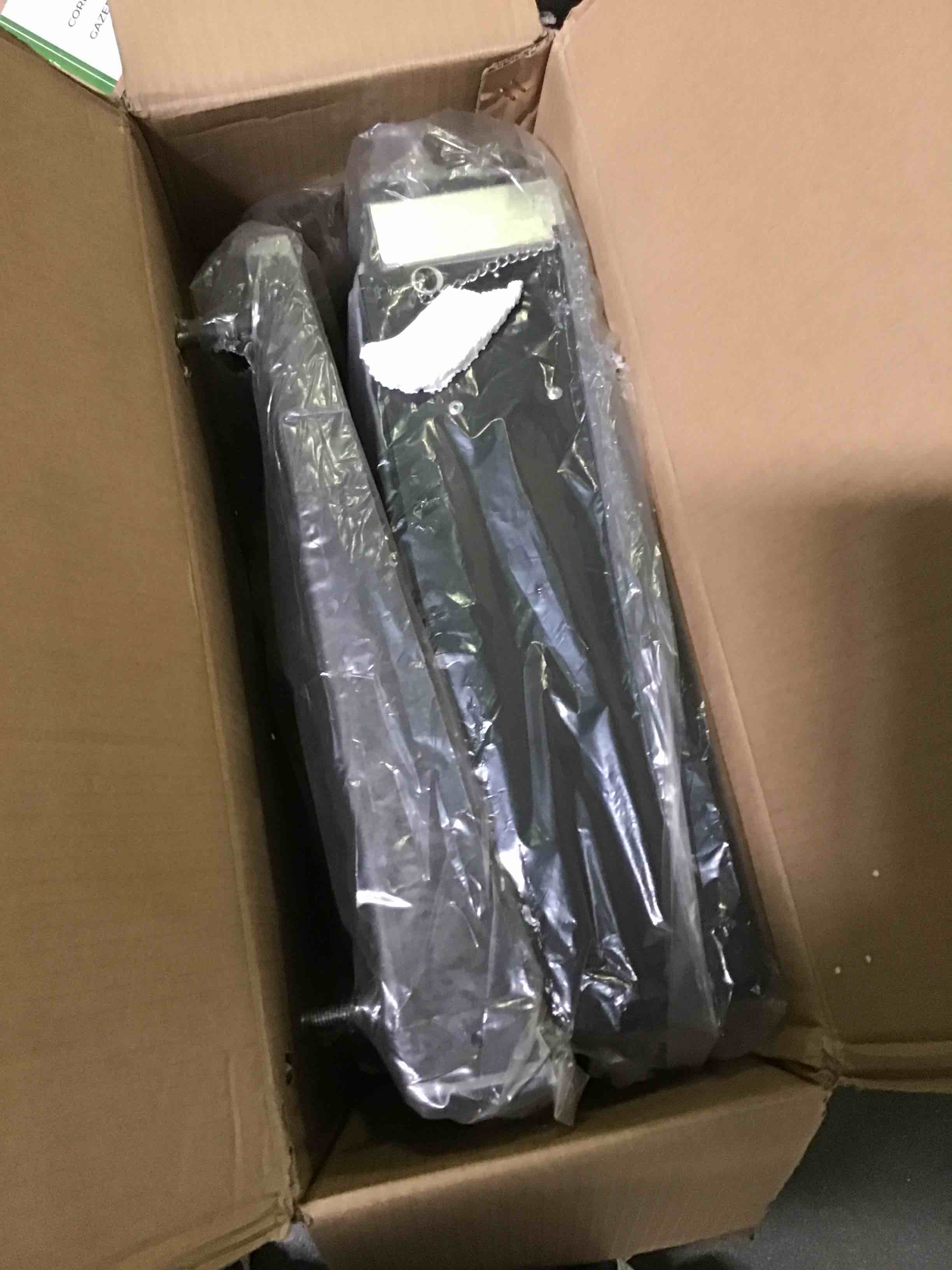 https://s3.amazonaws.com/lotting-images-prod/bidfta/YEL5324308_1690990885281.jpeg