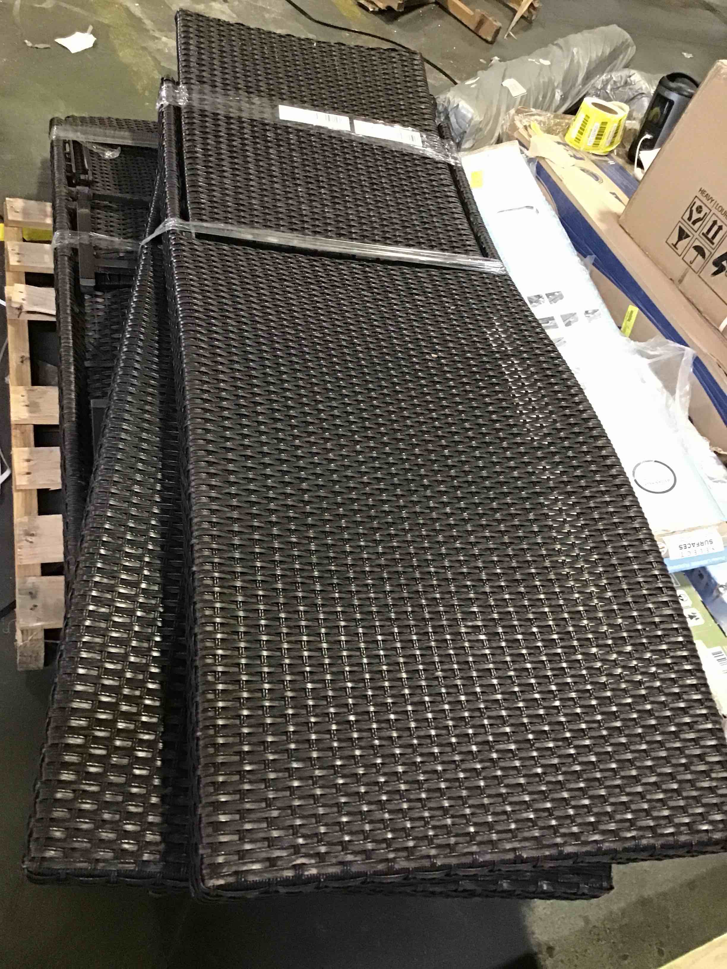 https://s3.amazonaws.com/lotting-images-prod/bidfta/YEL5324614_1691427946580.jpeg