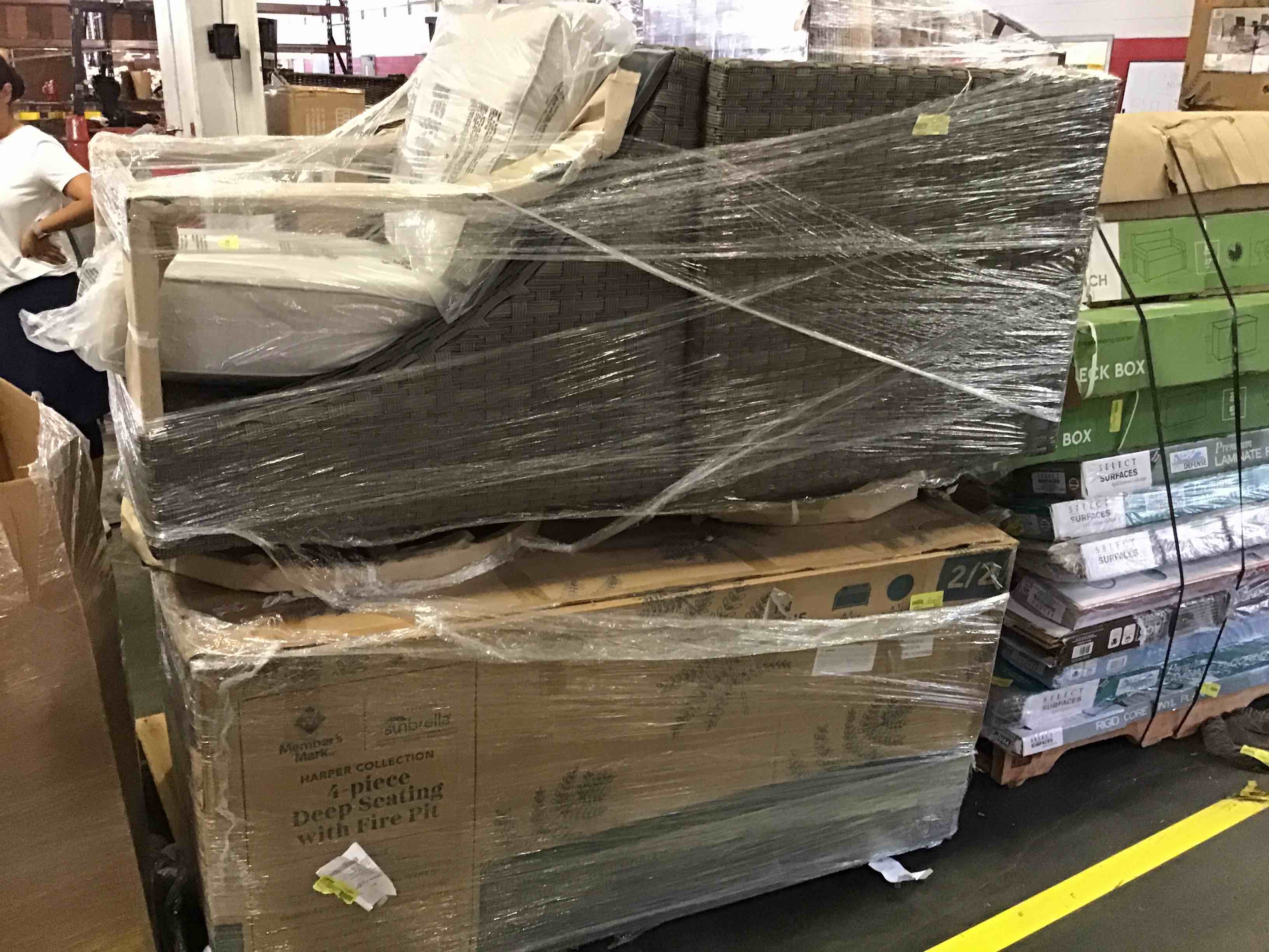 https://s3.amazonaws.com/lotting-images-prod/bidfta/YEL5324714_1691496867725.jpeg