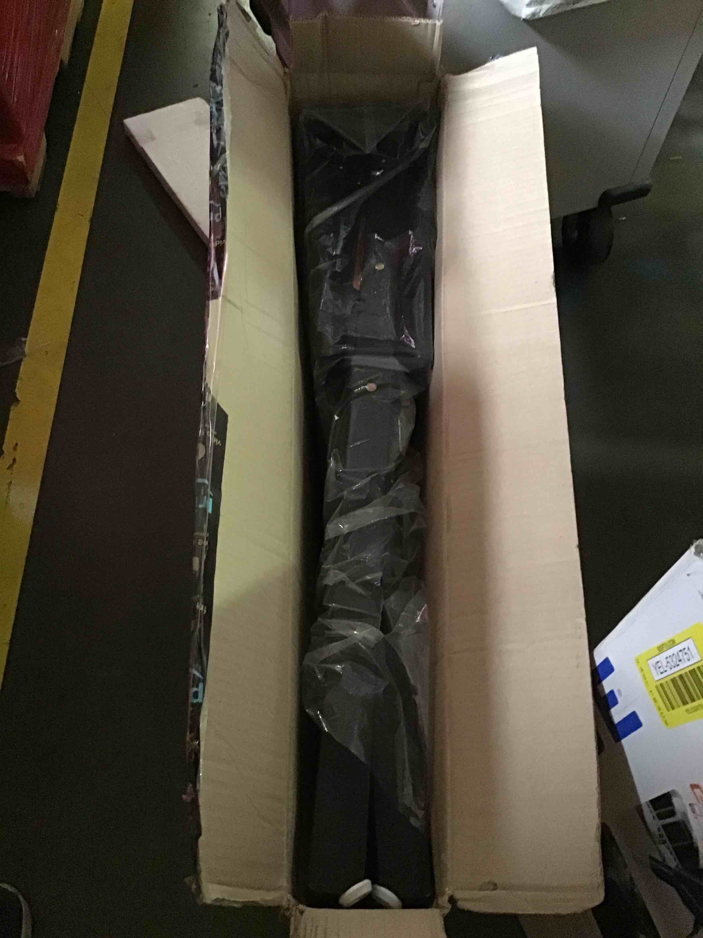https://s3.amazonaws.com/lotting-images-prod/bidfta/YEL5324752_1691521773467.jpeg