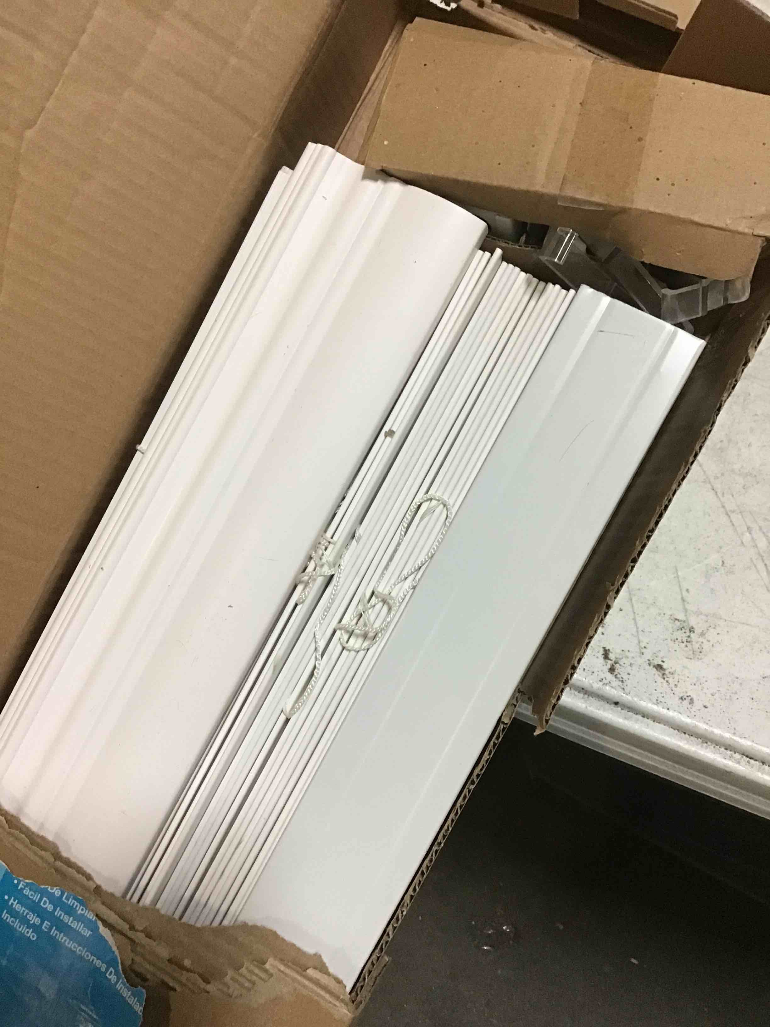 https://s3.amazonaws.com/lotting-images-prod/bidfta/YEL5326610_1692967815720.jpeg