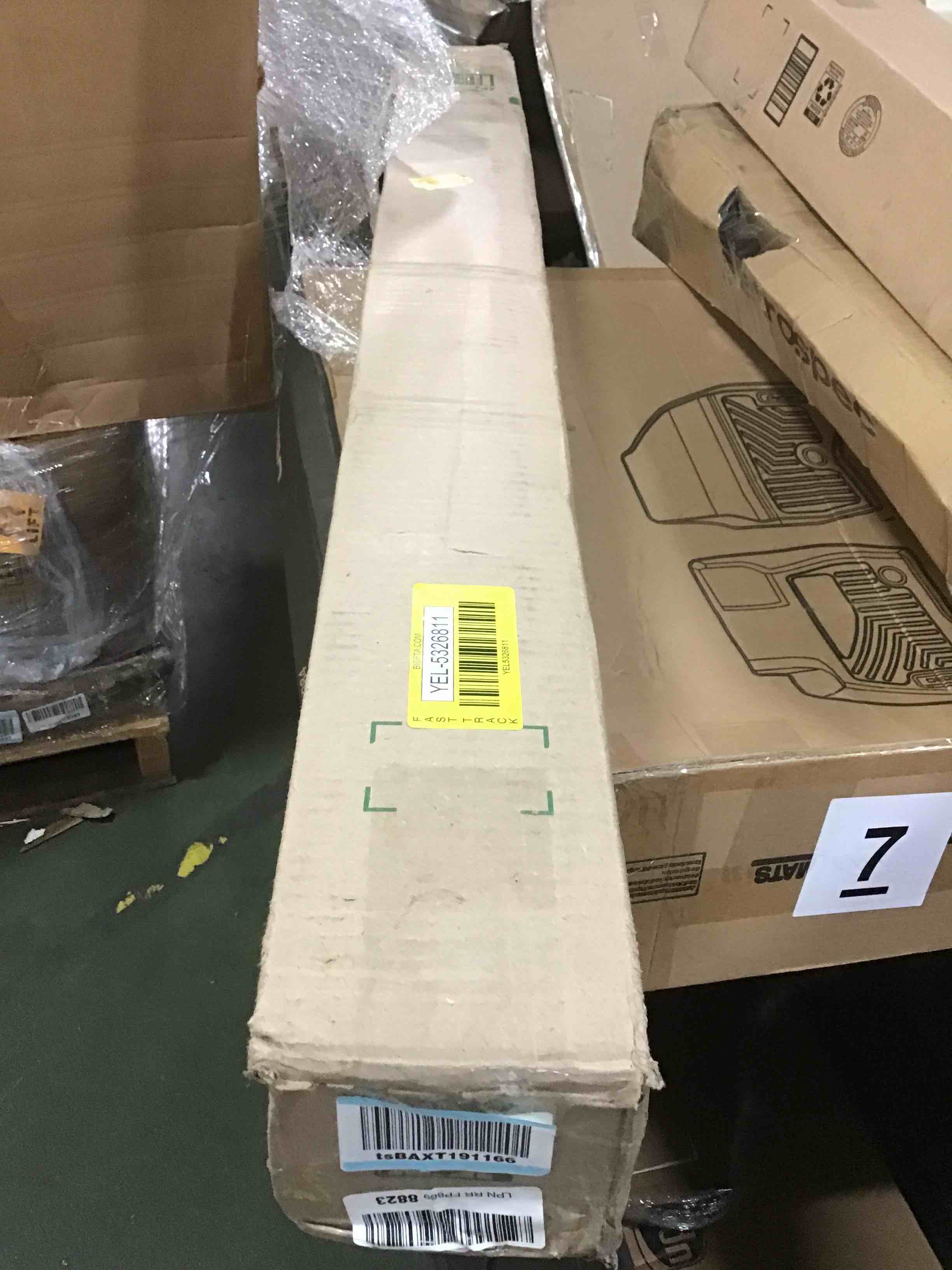 https://s3.amazonaws.com/lotting-images-prod/bidfta/YEL5326811_1693240342096.jpeg