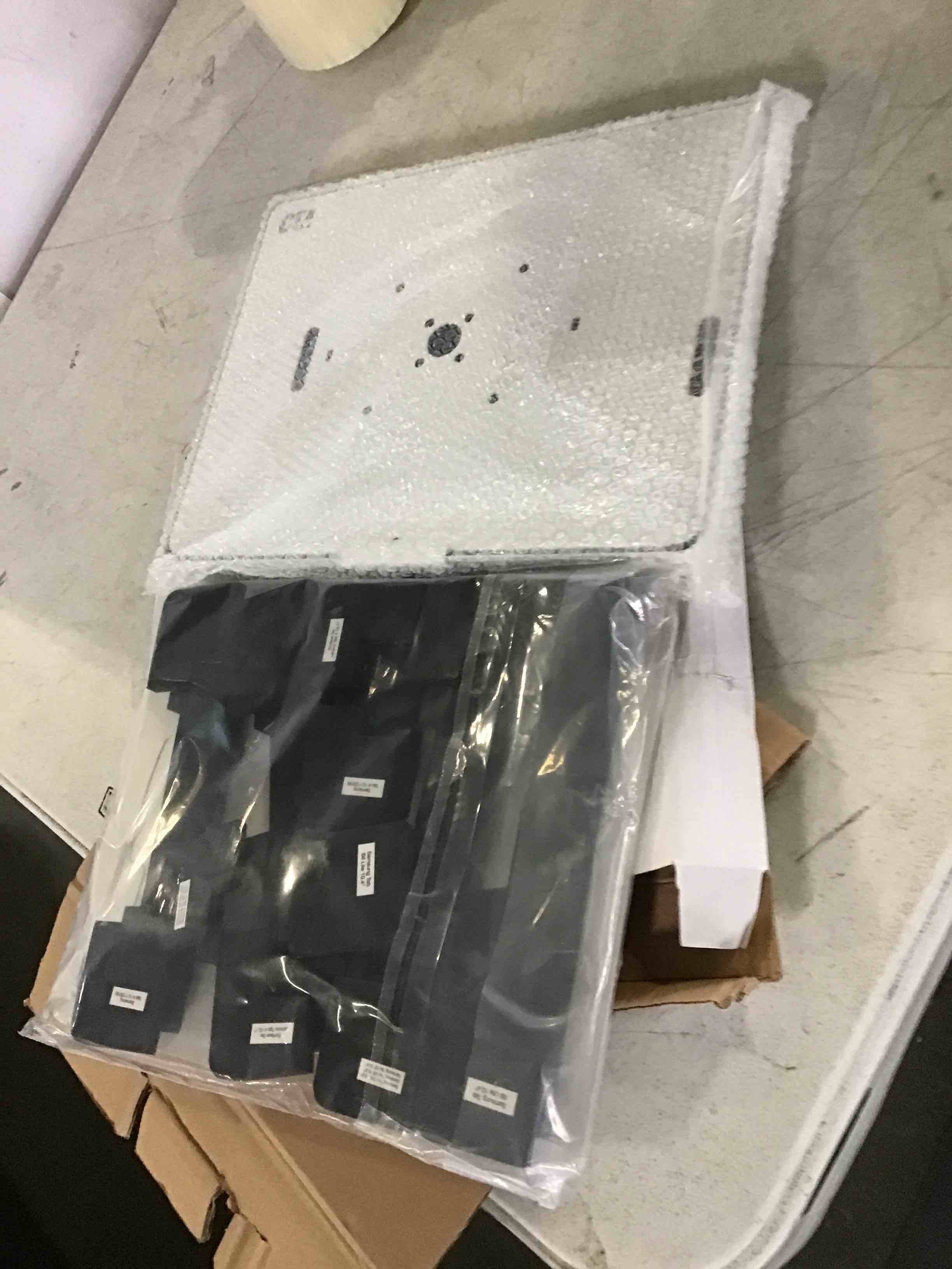 https://s3.amazonaws.com/lotting-images-prod/bidfta/YEL5327386_1694872163441.jpeg