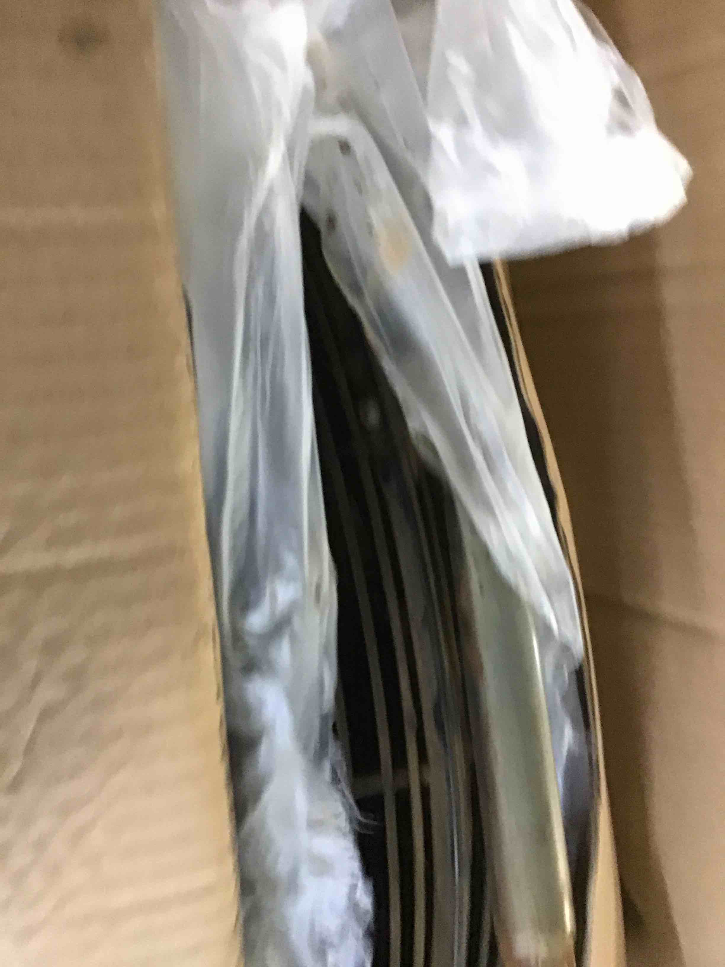 https://s3.amazonaws.com/lotting-images-prod/bidfta/YEL5327445_1694879546086.jpeg