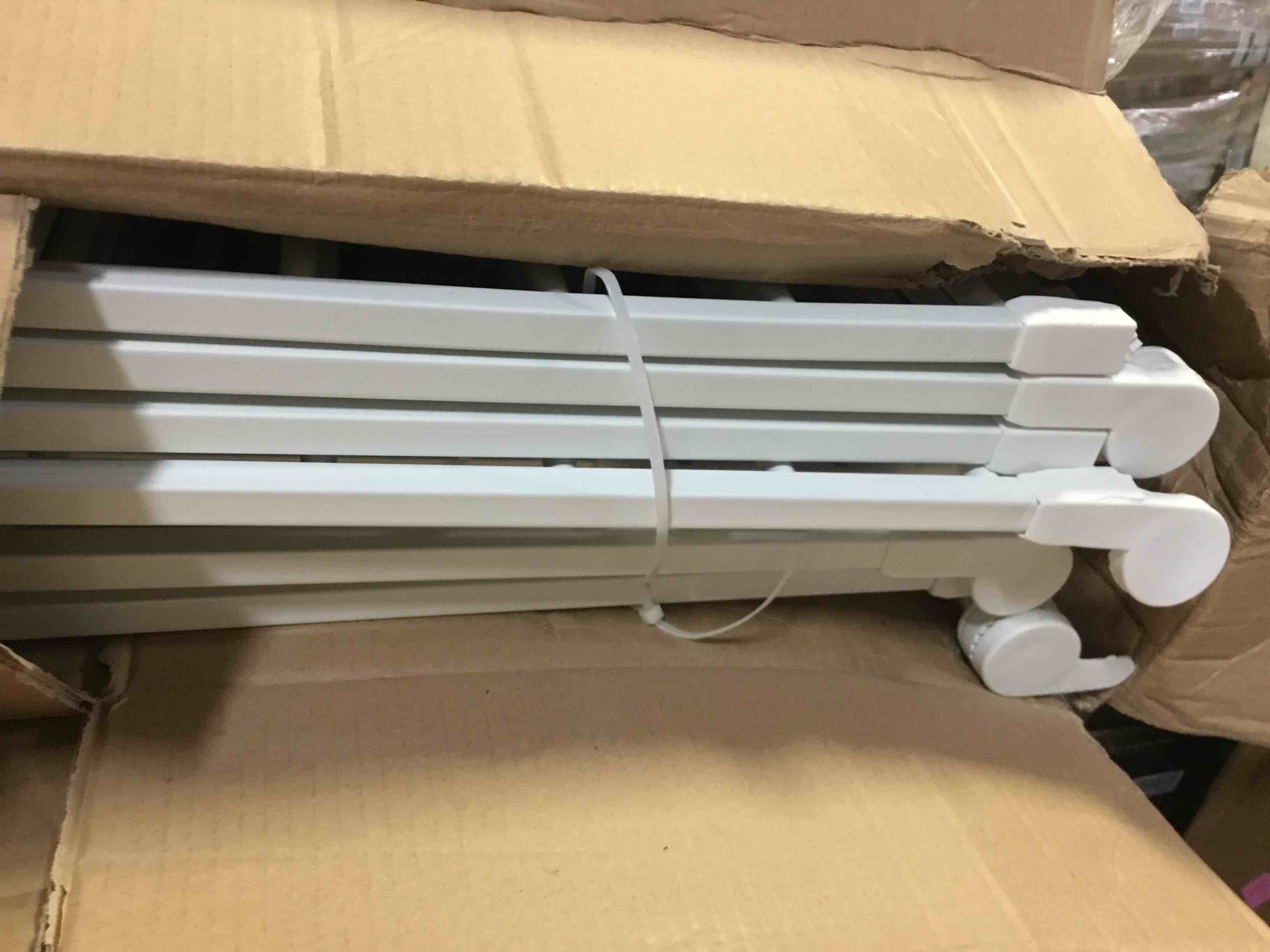 https://s3.amazonaws.com/lotting-images-prod/bidfta/YEL5330376_1691603389810.jpeg