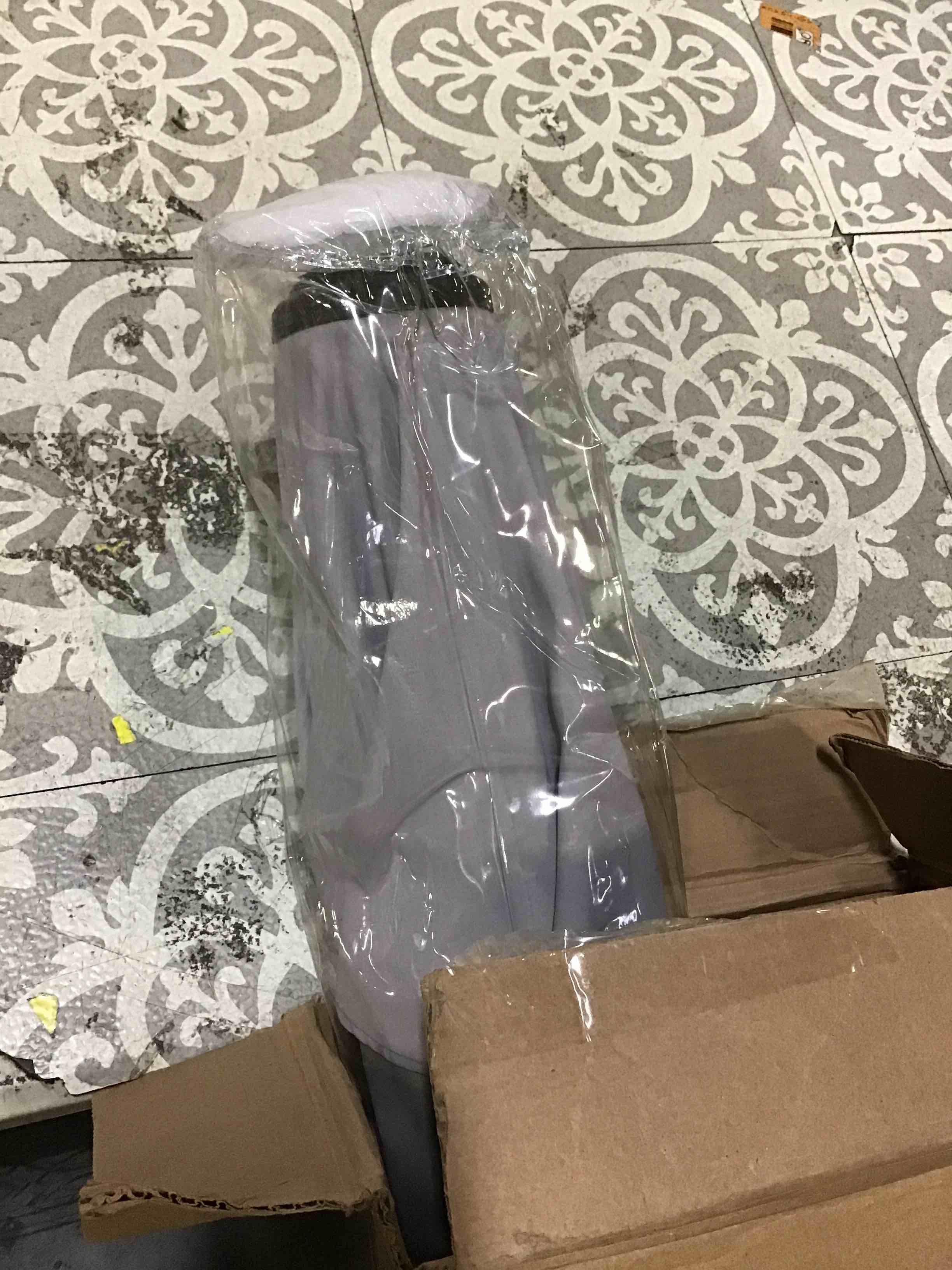 https://s3.amazonaws.com/lotting-images-prod/bidfta/YEL5330802_1692016153411.jpeg
