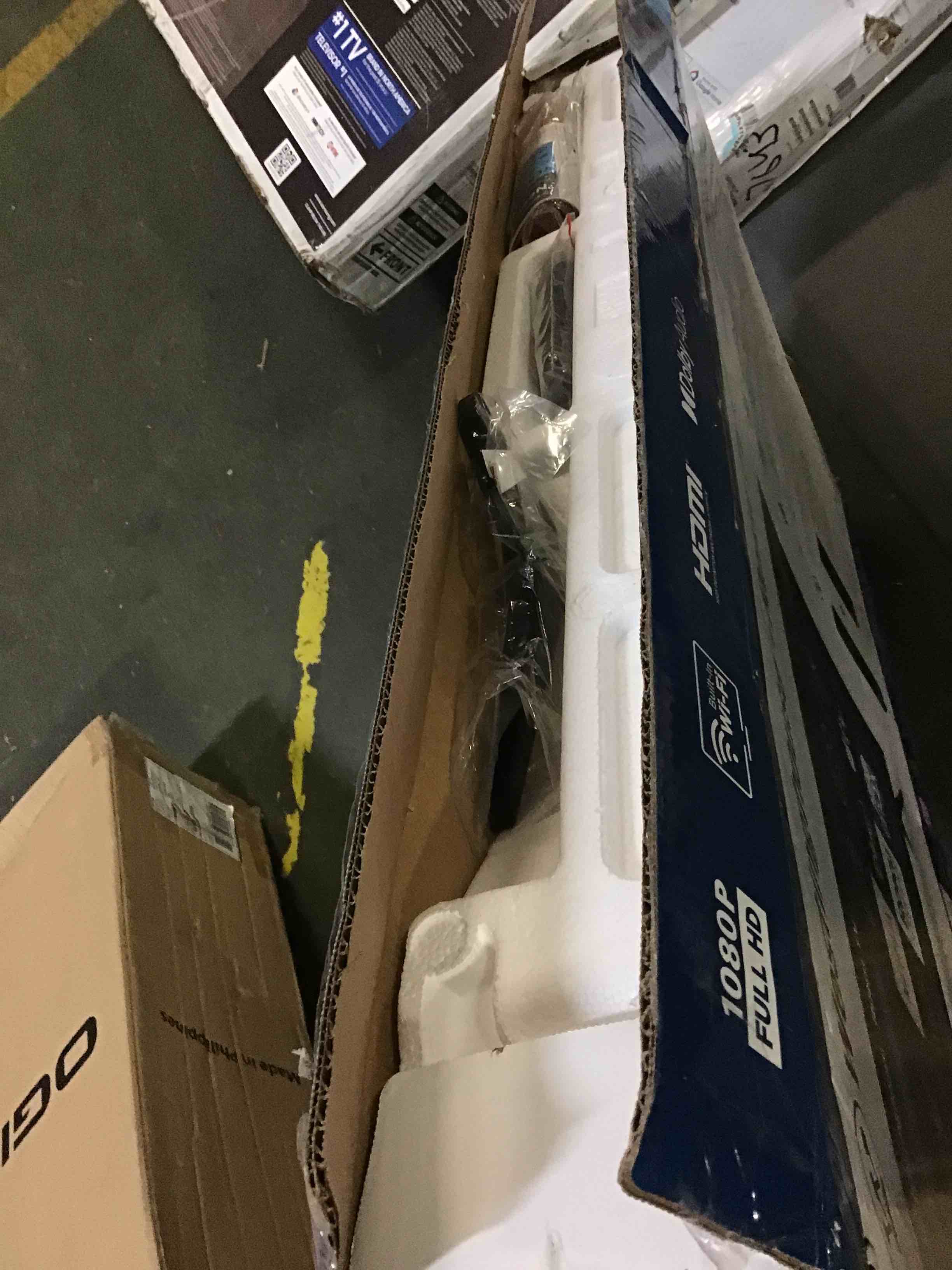 https://s3.amazonaws.com/lotting-images-prod/bidfta/YEL5330945_1692099300291.jpeg