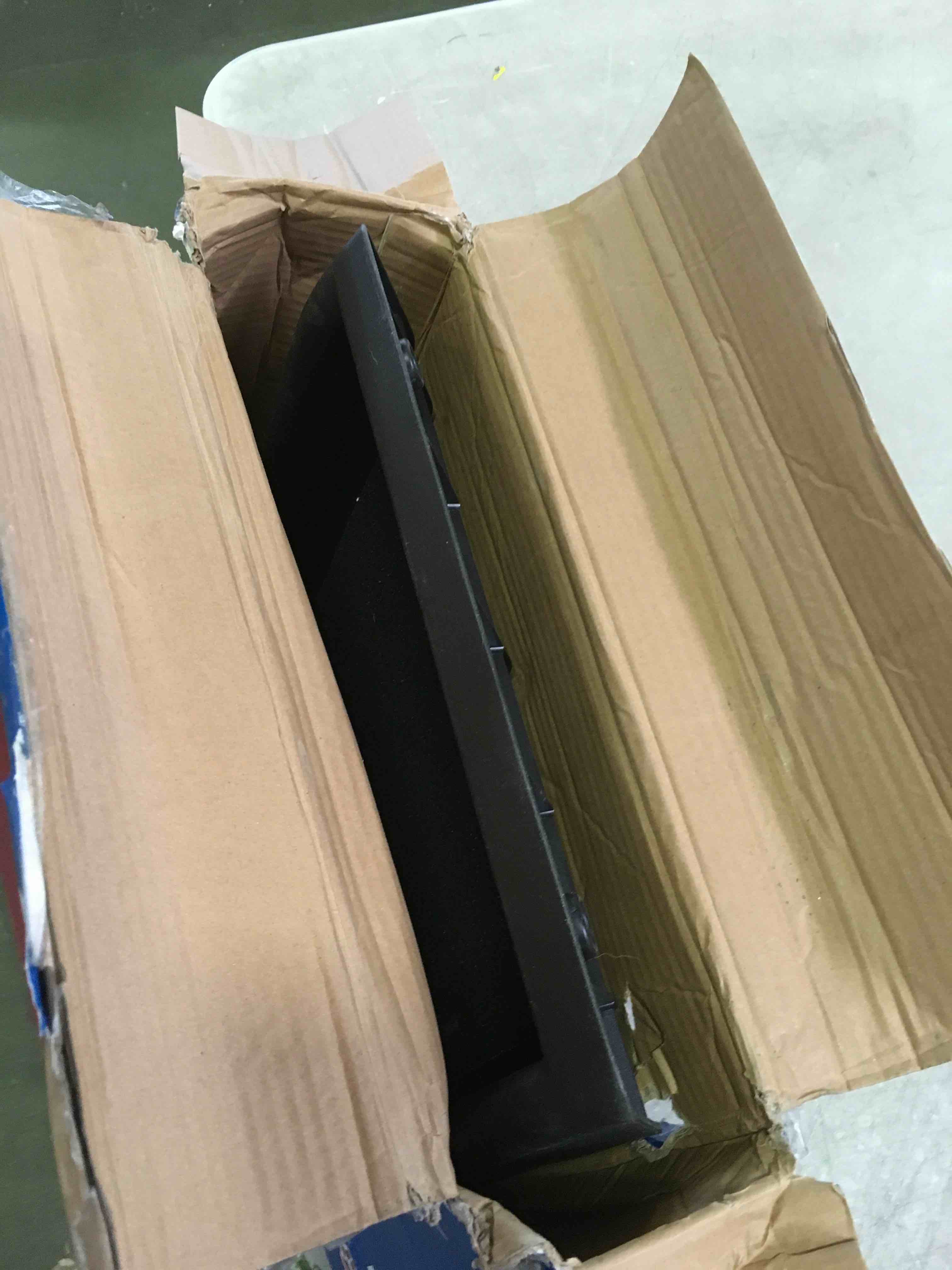 https://s3.amazonaws.com/lotting-images-prod/bidfta/YEL5331316_1692279691282.jpeg