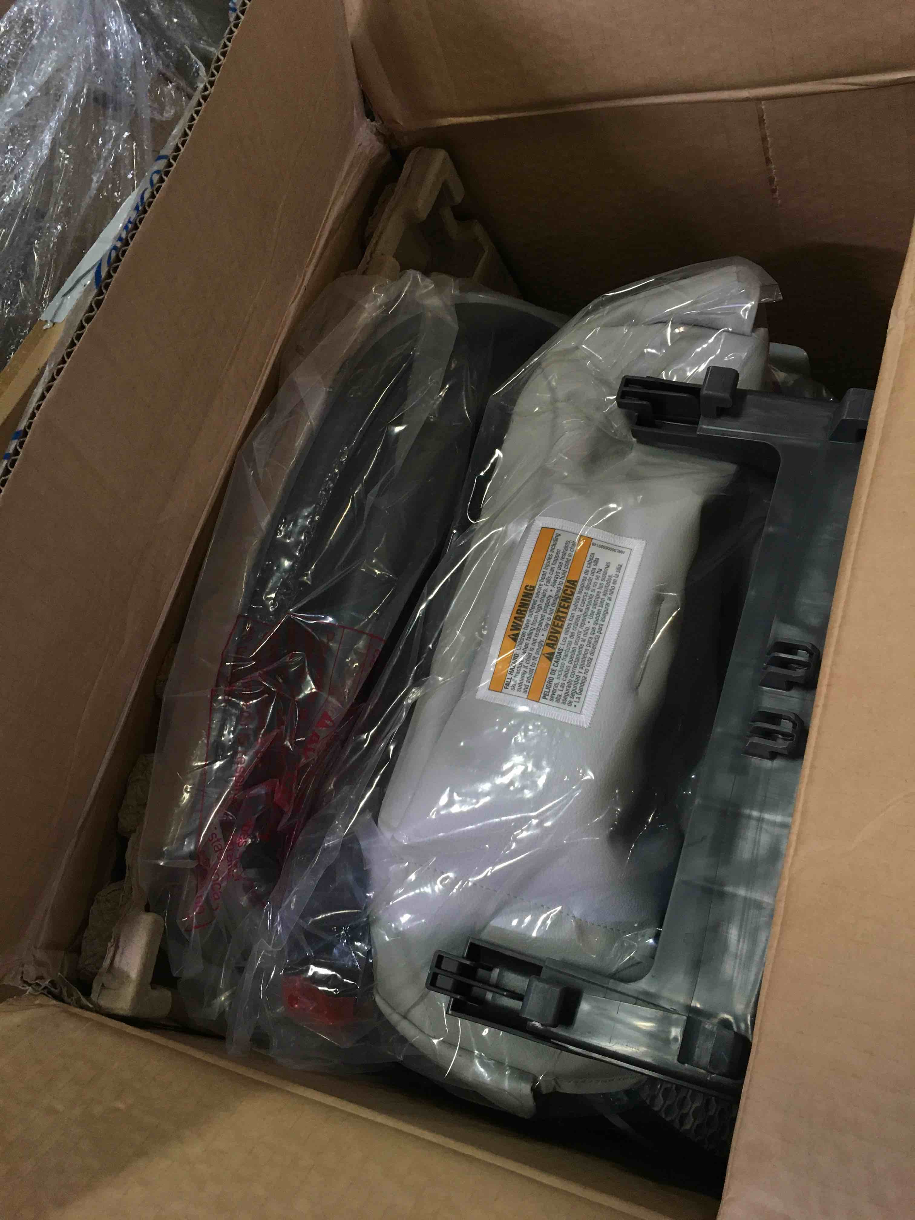https://s3.amazonaws.com/lotting-images-prod/bidfta/YEL5331333_1692284213756.jpeg