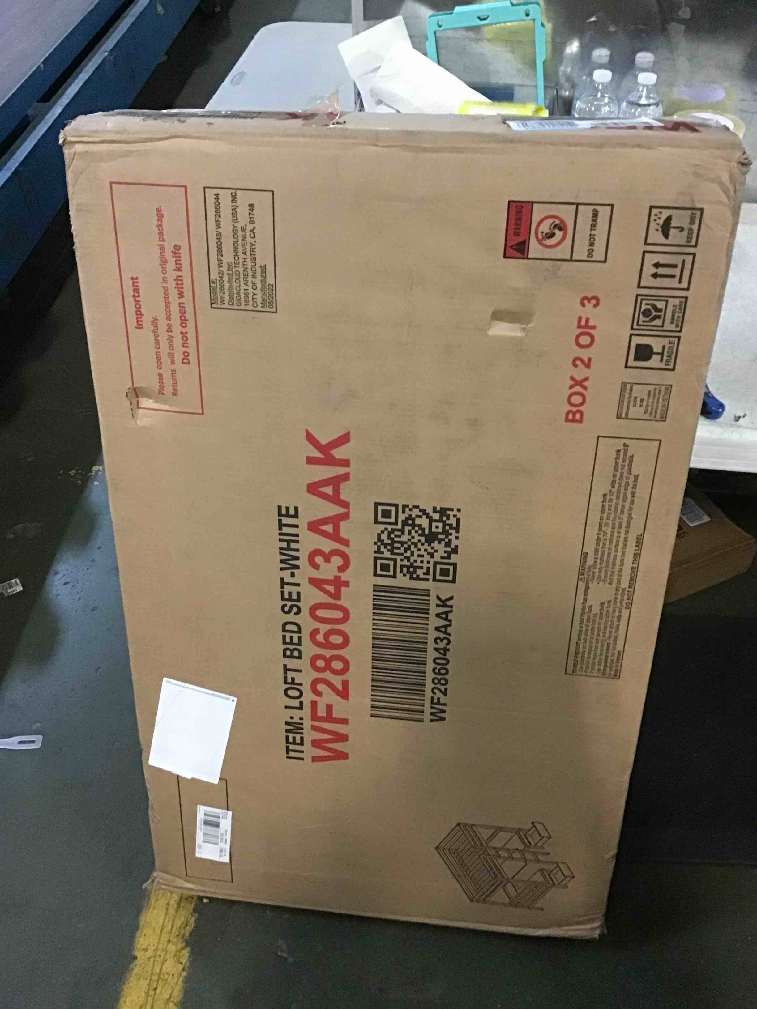 https://s3.amazonaws.com/lotting-images-prod/bidfta/YEL5332512_1691667836868.jpeg