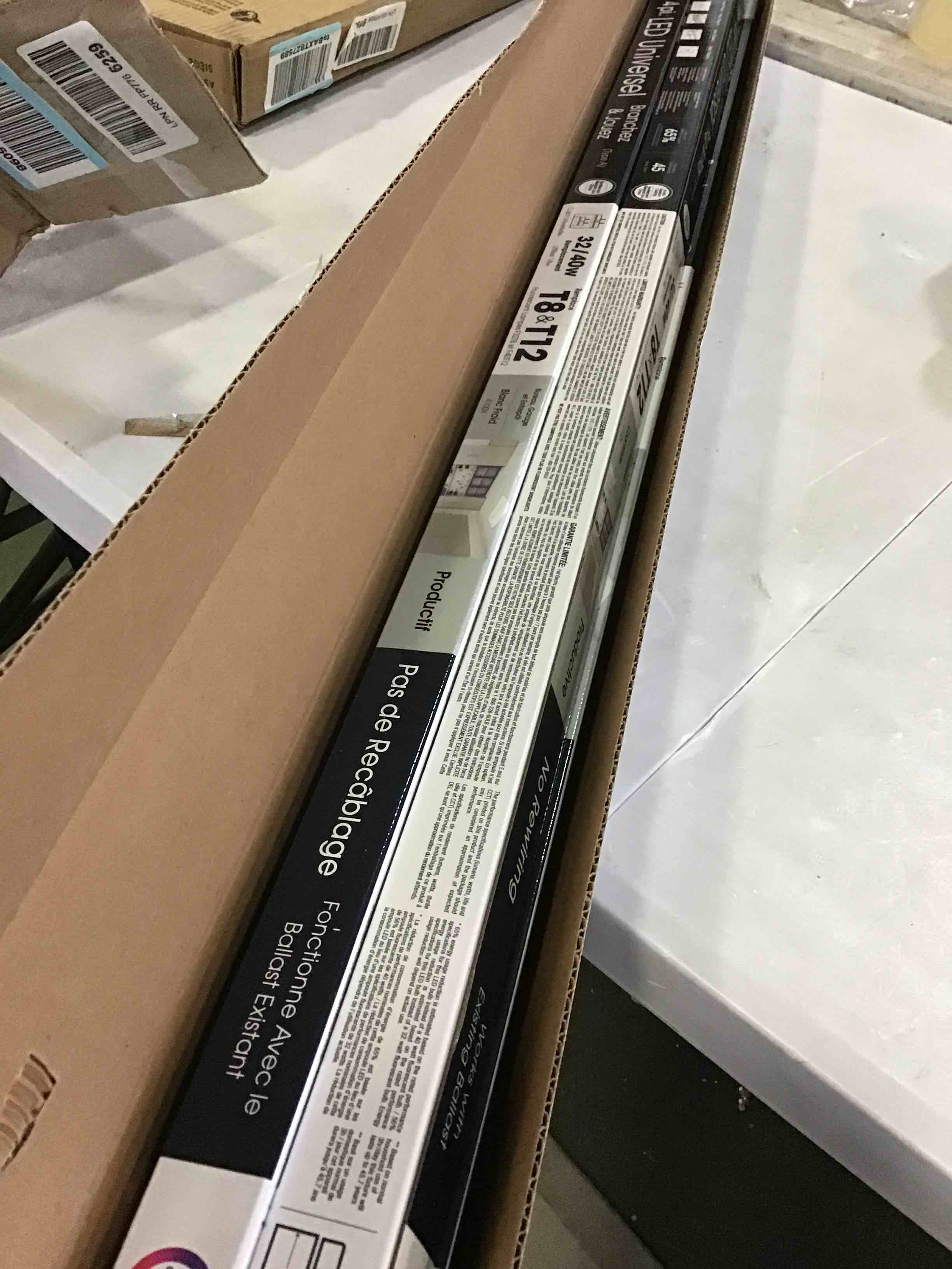 https://s3.amazonaws.com/lotting-images-prod/bidfta/YEL5335695_1691691605991.jpeg