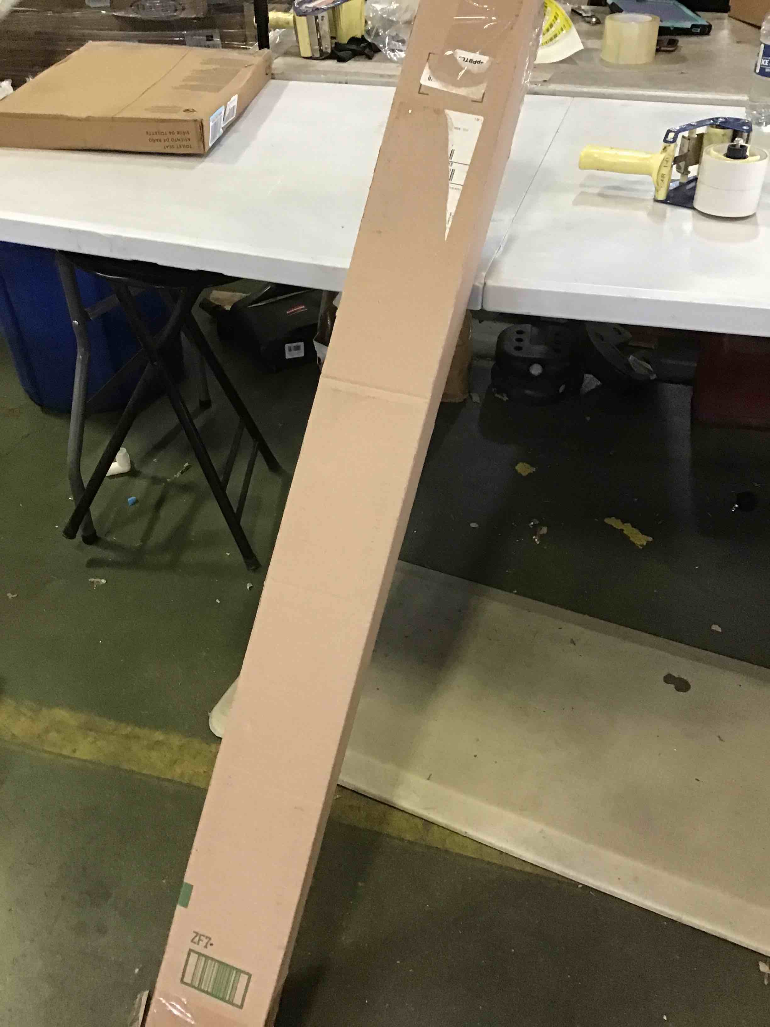 https://s3.amazonaws.com/lotting-images-prod/bidfta/YEL5335695_1691691657959.jpeg