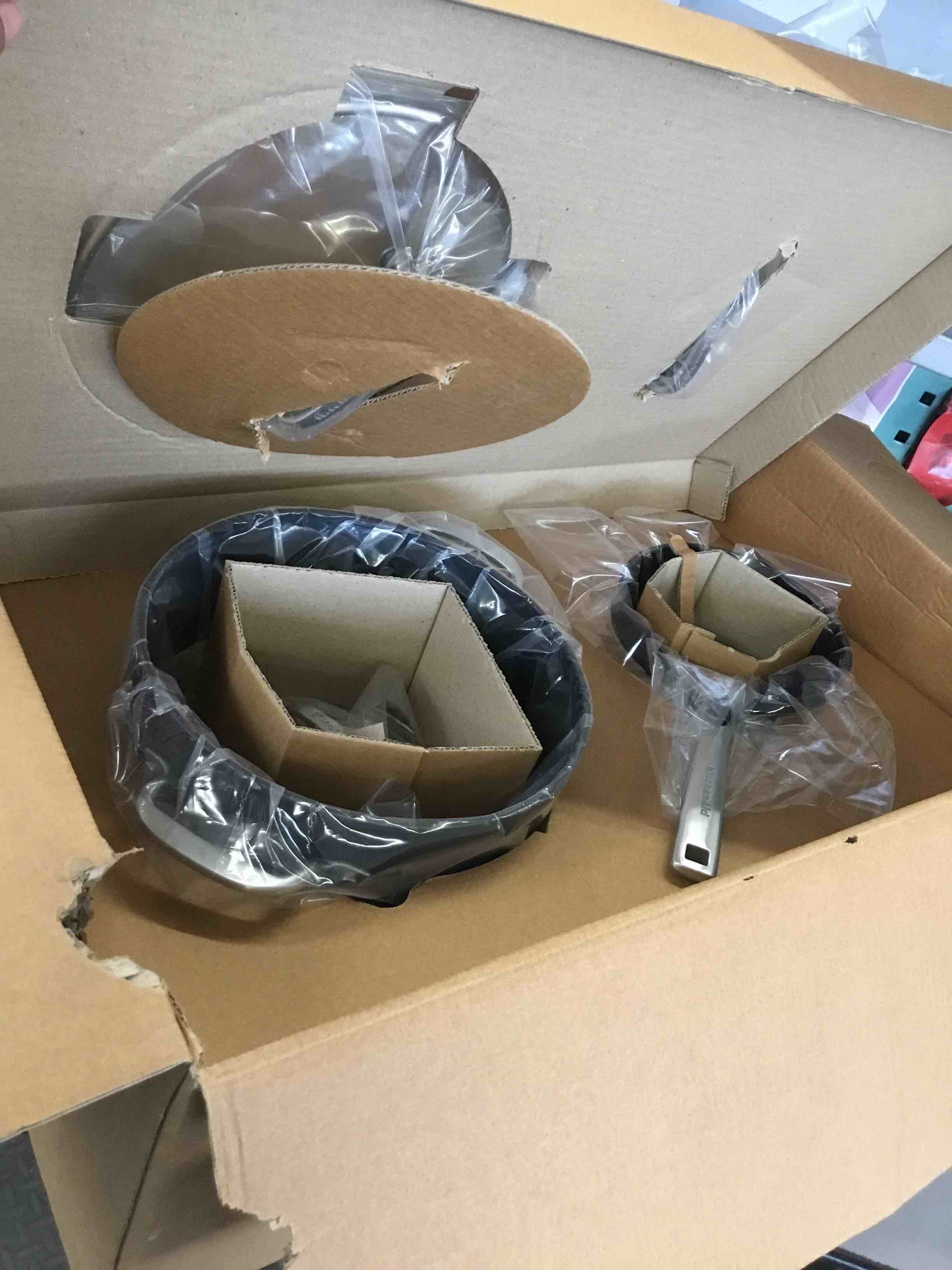 https://s3.amazonaws.com/lotting-images-prod/bidfta/YEL5337875_1689614814859.jpeg