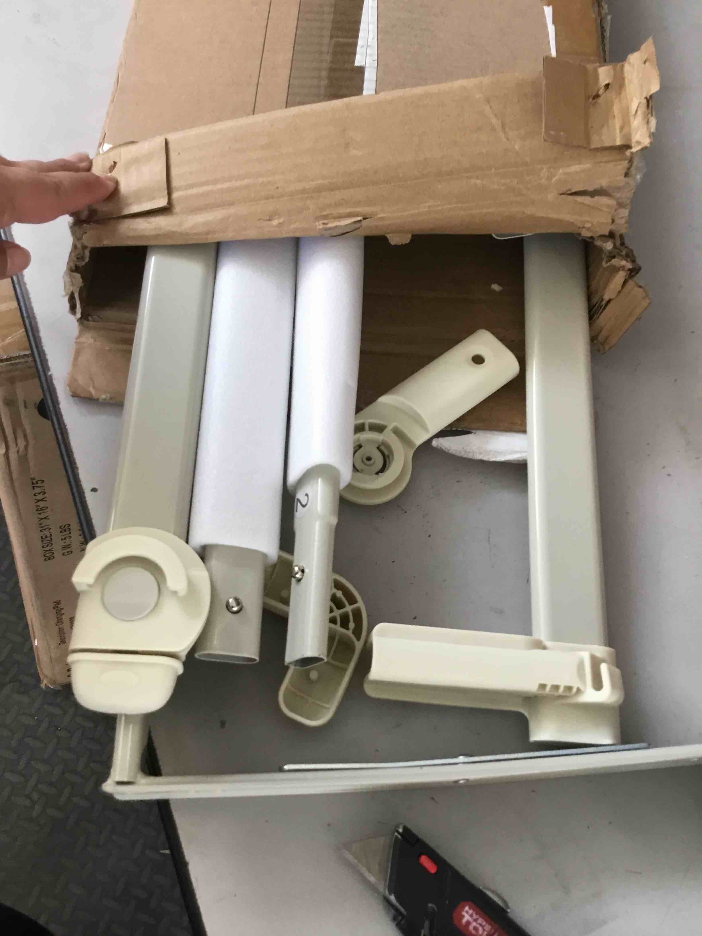 https://s3.amazonaws.com/lotting-images-prod/bidfta/YEL5338679_1691420785737.jpeg