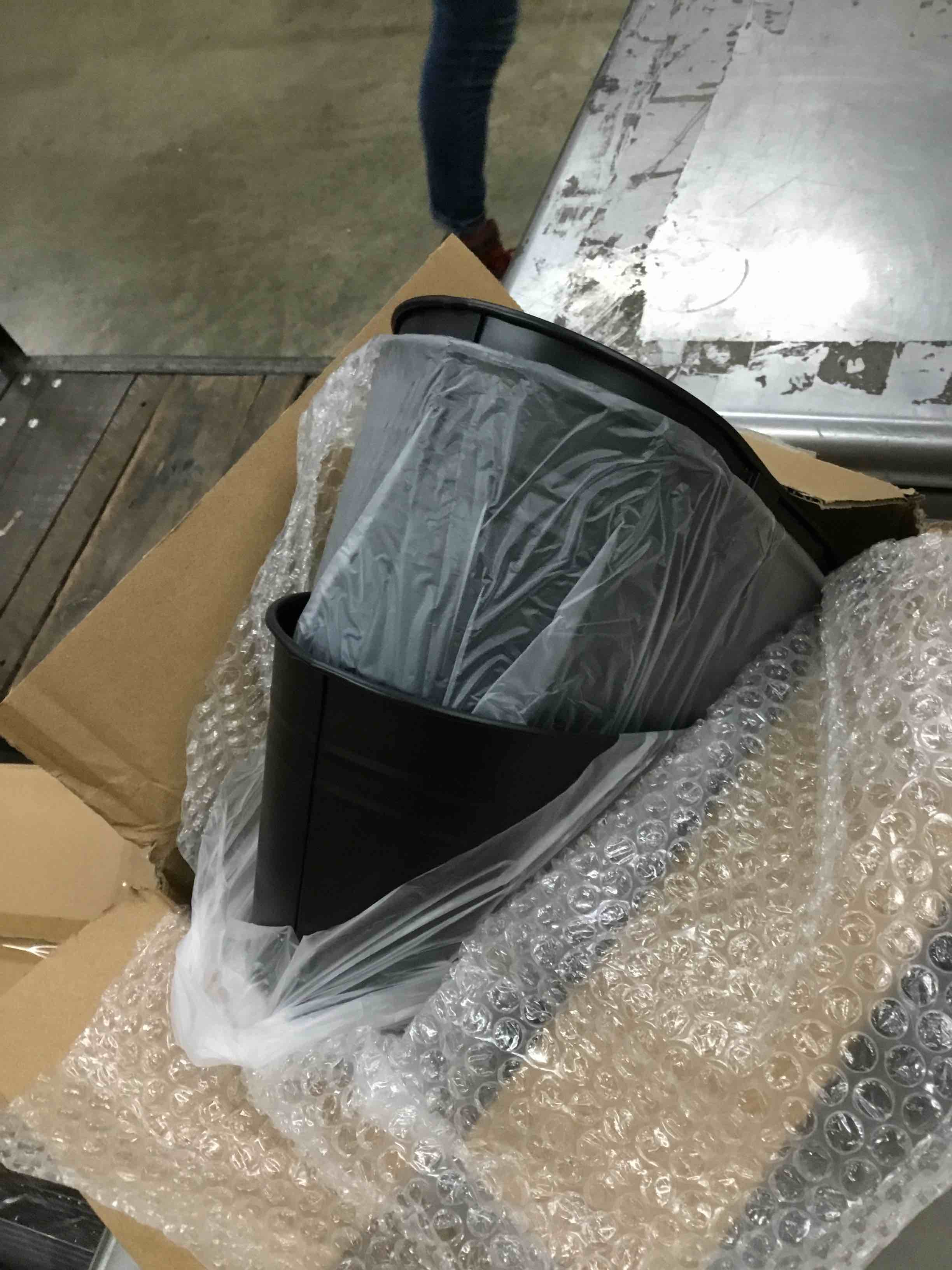 https://s3.amazonaws.com/lotting-images-prod/bidfta/YEL5343913_1696538627928.jpeg