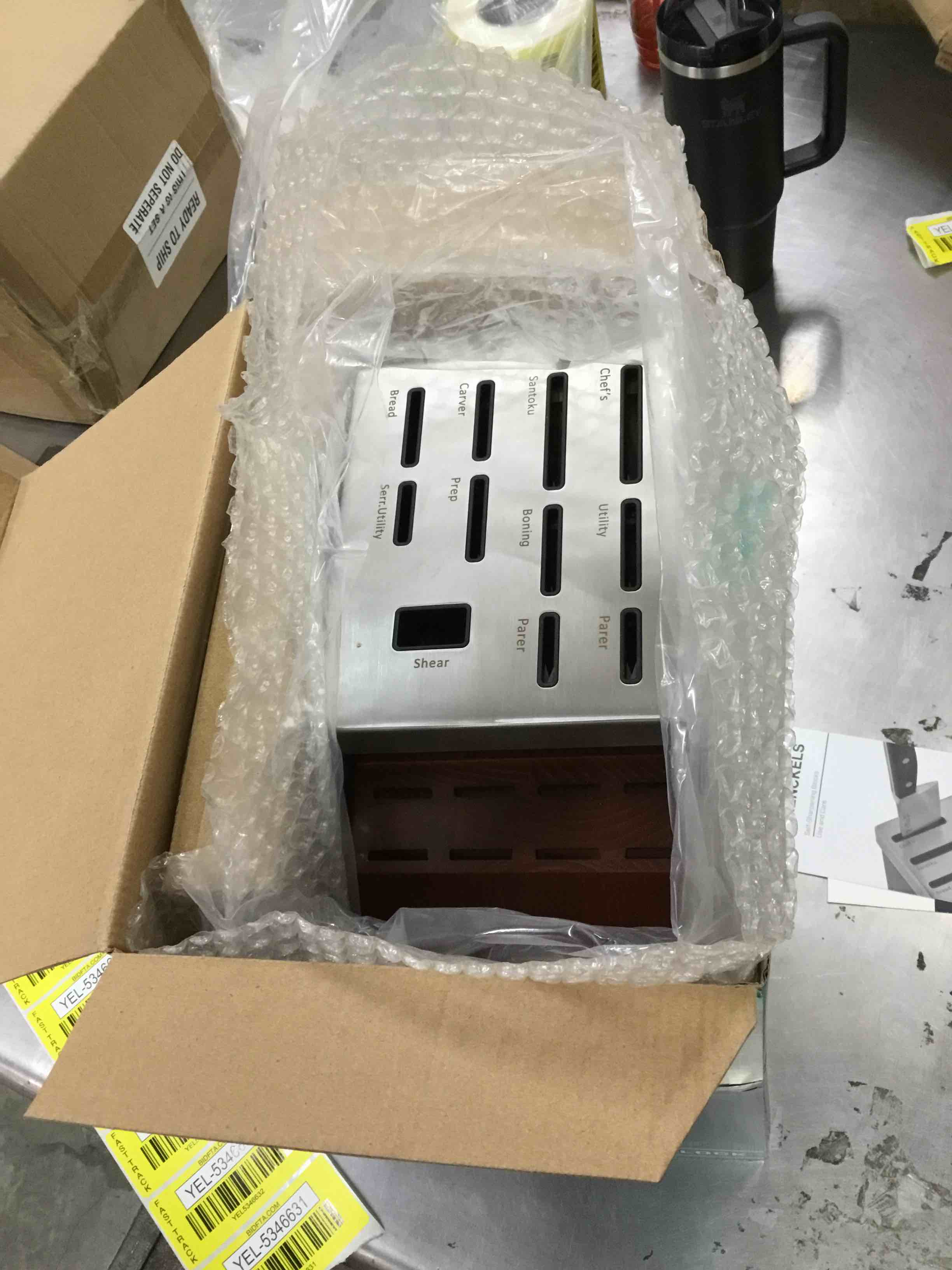 https://s3.amazonaws.com/lotting-images-prod/bidfta/YEL5346630_1693411787574.jpeg