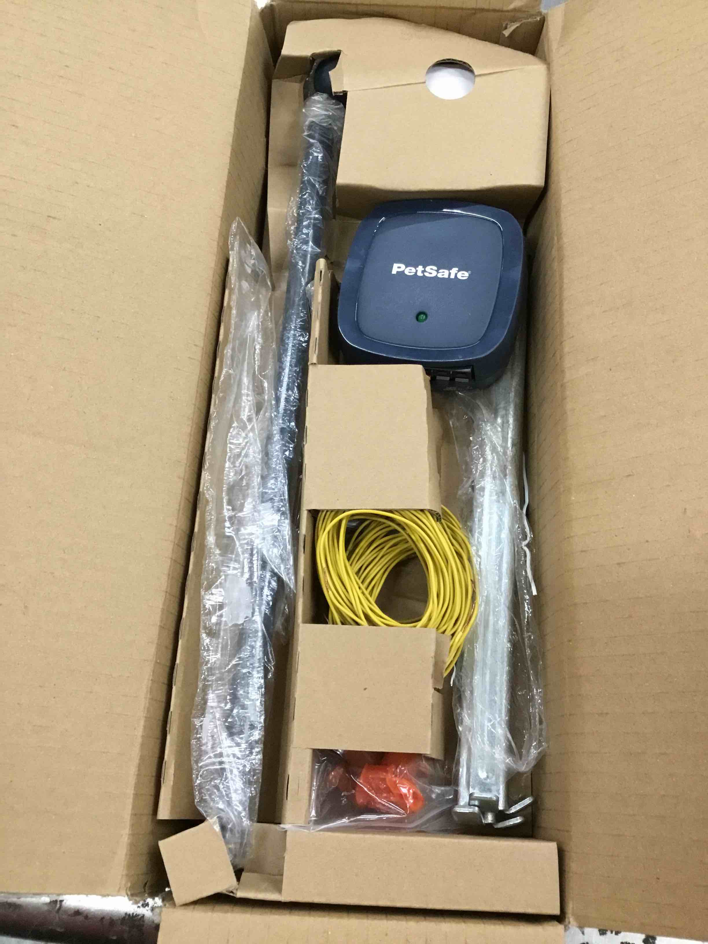 https://s3.amazonaws.com/lotting-images-prod/bidfta/YEL5346645_1693418934976.jpeg