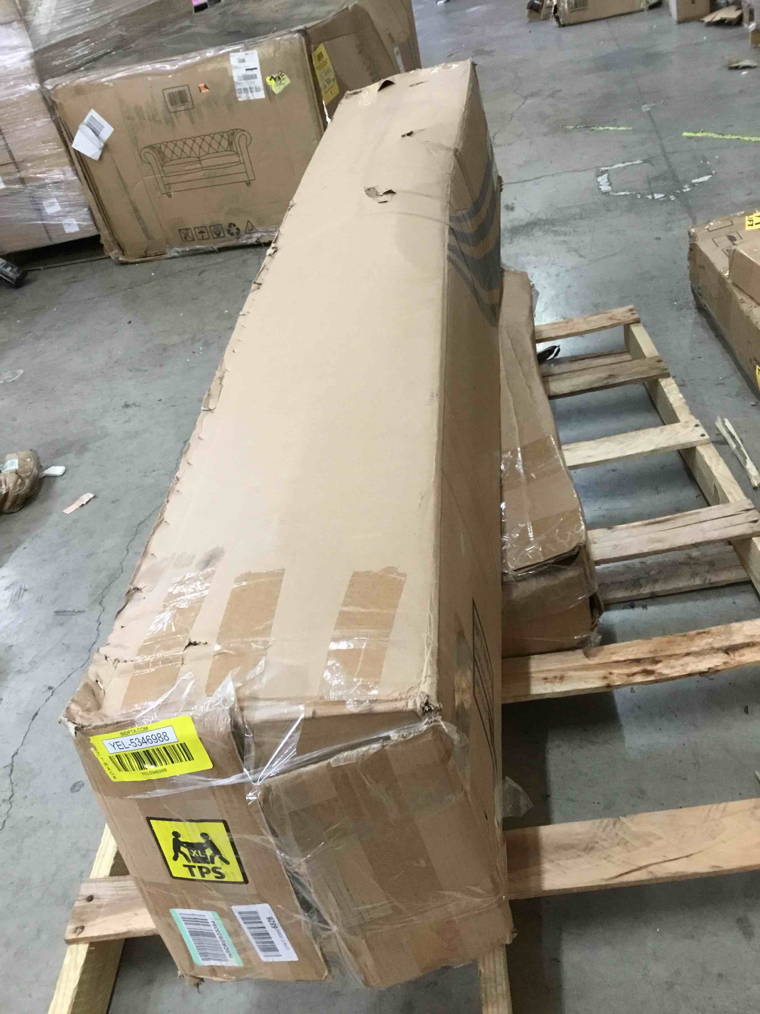 https://s3.amazonaws.com/lotting-images-prod/bidfta/YEL5346988_1694092647461.jpeg