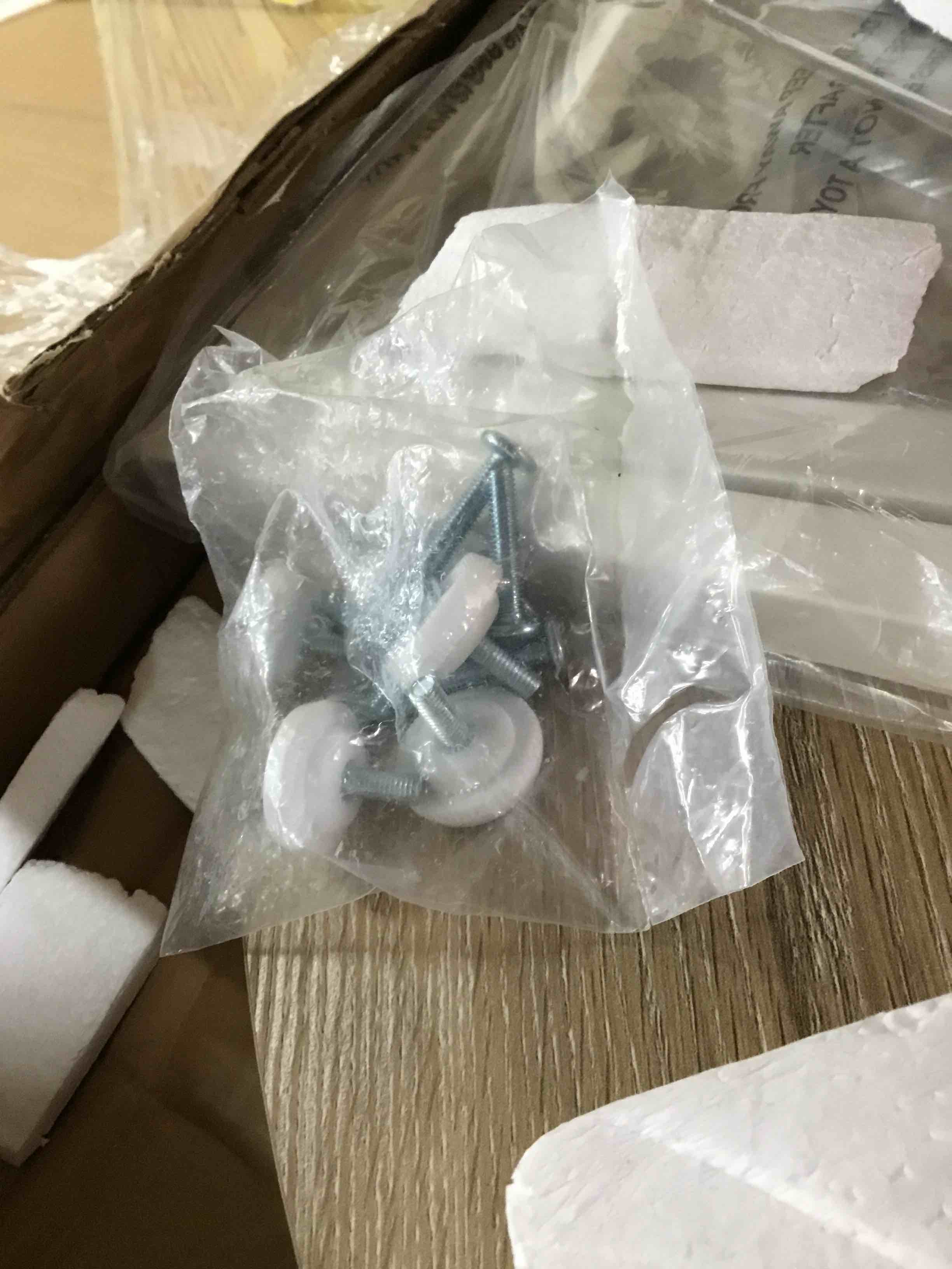https://s3.amazonaws.com/lotting-images-prod/bidfta/YEL5347025_1694185258687.jpeg