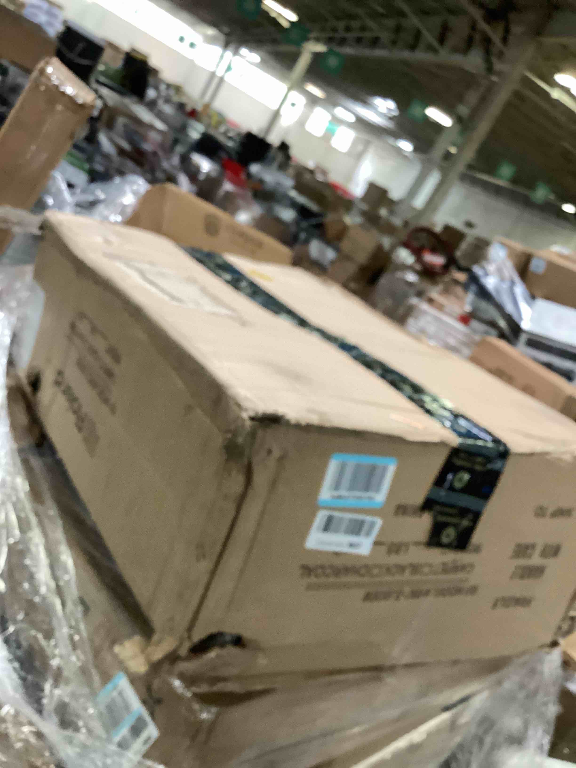 https://s3.amazonaws.com/lotting-images-prod/bidfta/YEL5350039_1689868236912.jpeg
