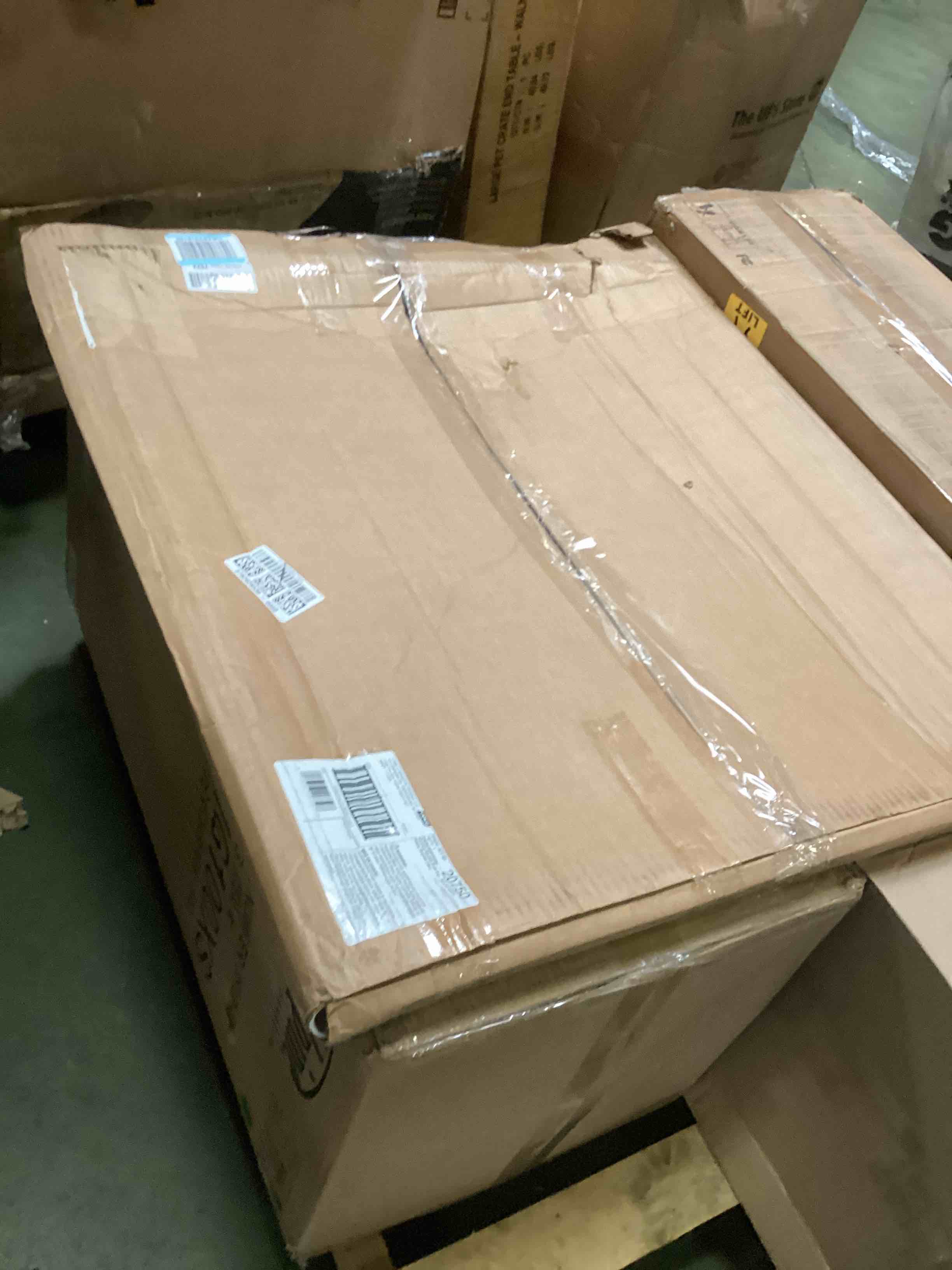 https://s3.amazonaws.com/lotting-images-prod/bidfta/YEL5350345_1689951415254.jpeg