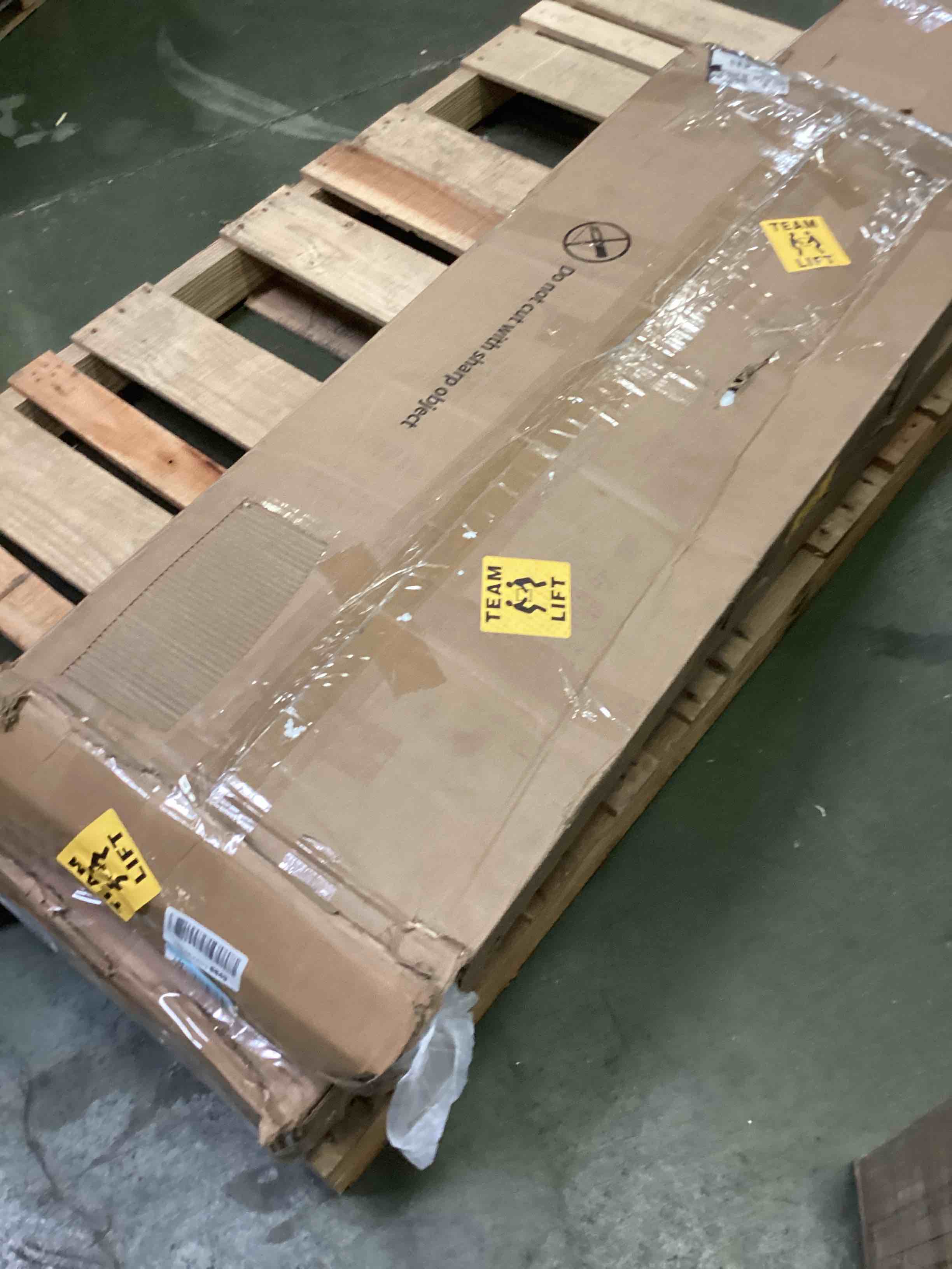 https://s3.amazonaws.com/lotting-images-prod/bidfta/YEL5350535_1690031867930.jpeg
