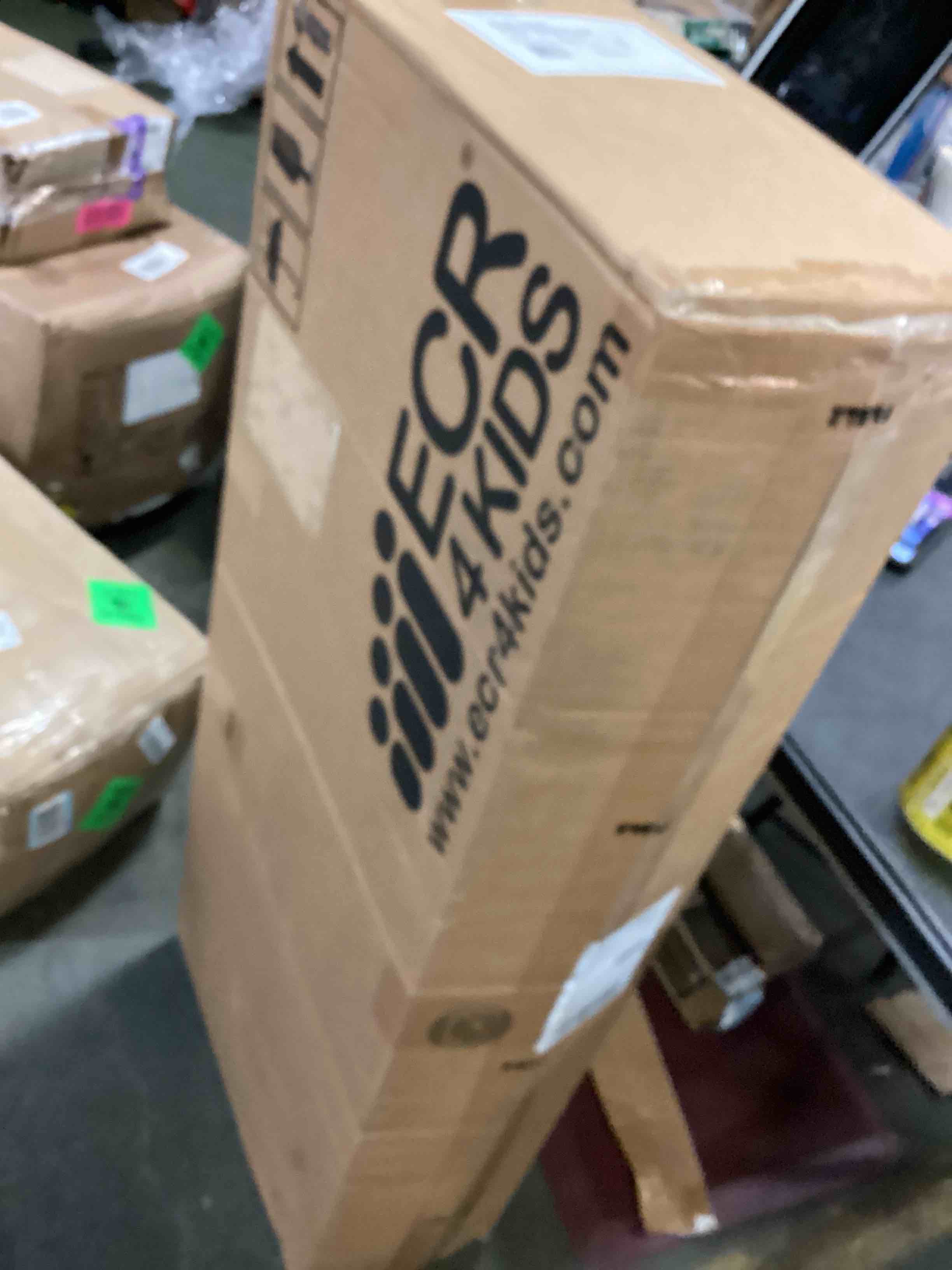 https://s3.amazonaws.com/lotting-images-prod/bidfta/YEL5350732_1690200279317.jpeg