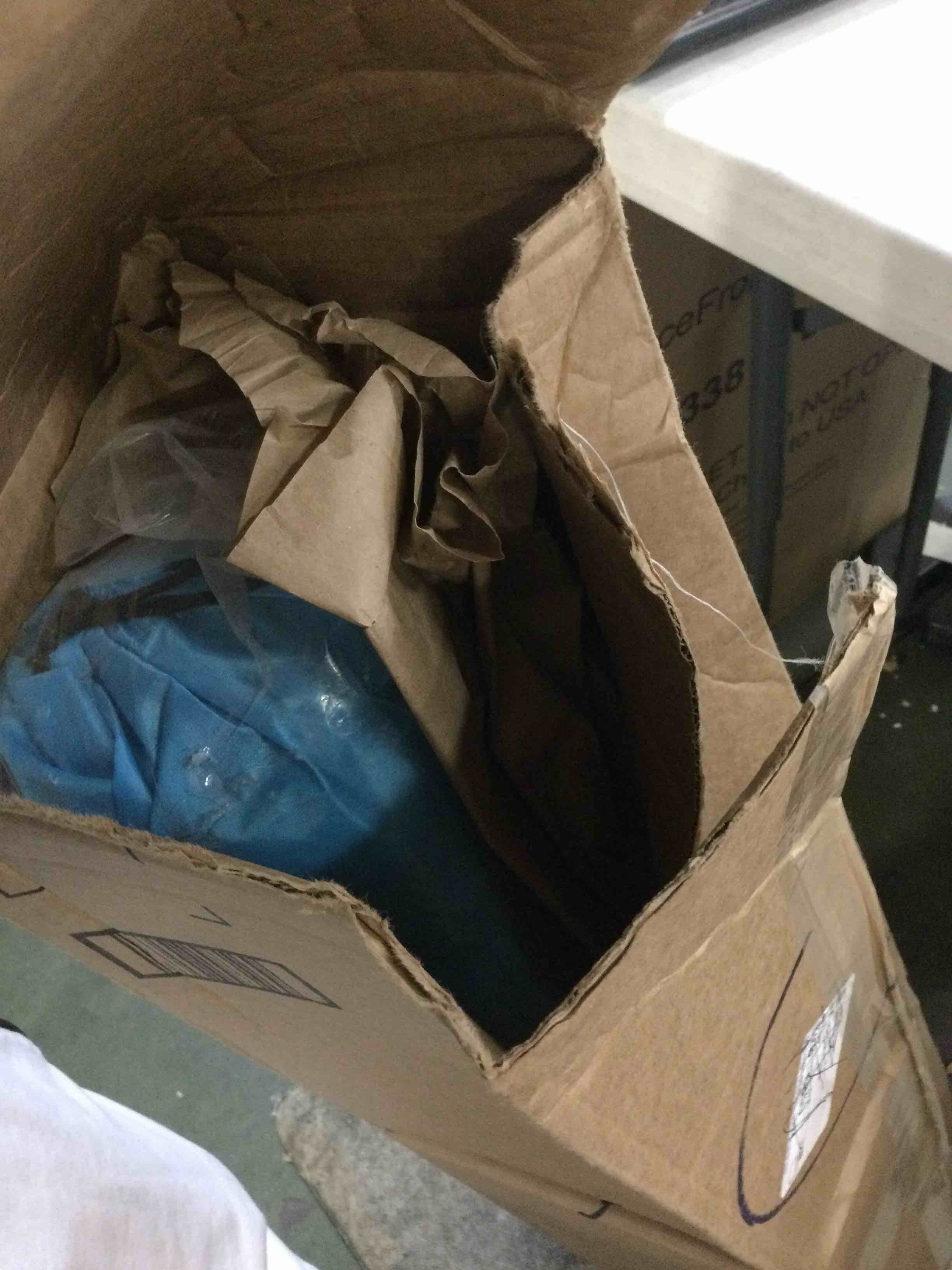 https://s3.amazonaws.com/lotting-images-prod/bidfta/YEL5351341_1690035034025.jpeg