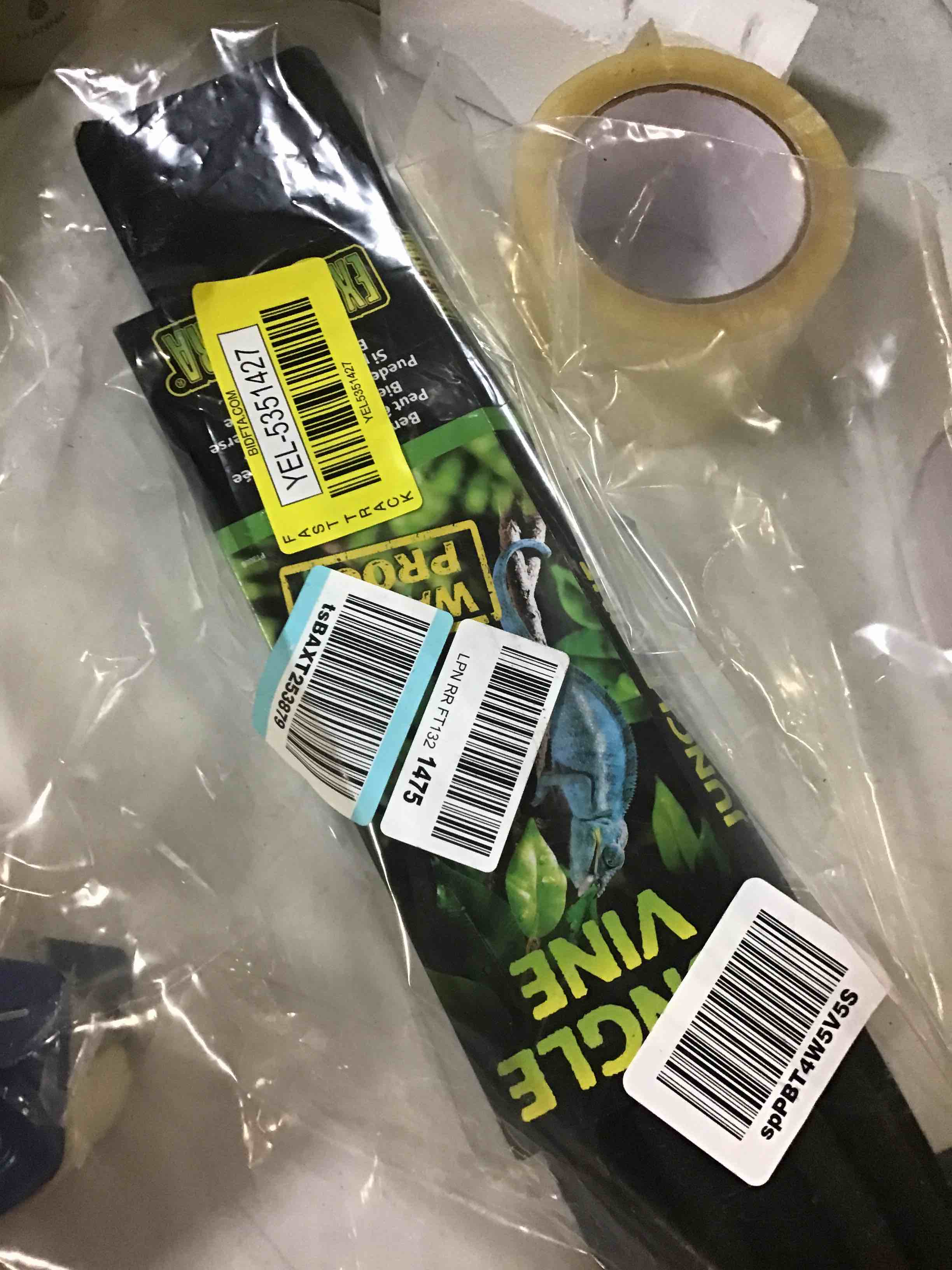 https://s3.amazonaws.com/lotting-images-prod/bidfta/YEL5351427_1690206853994.jpeg