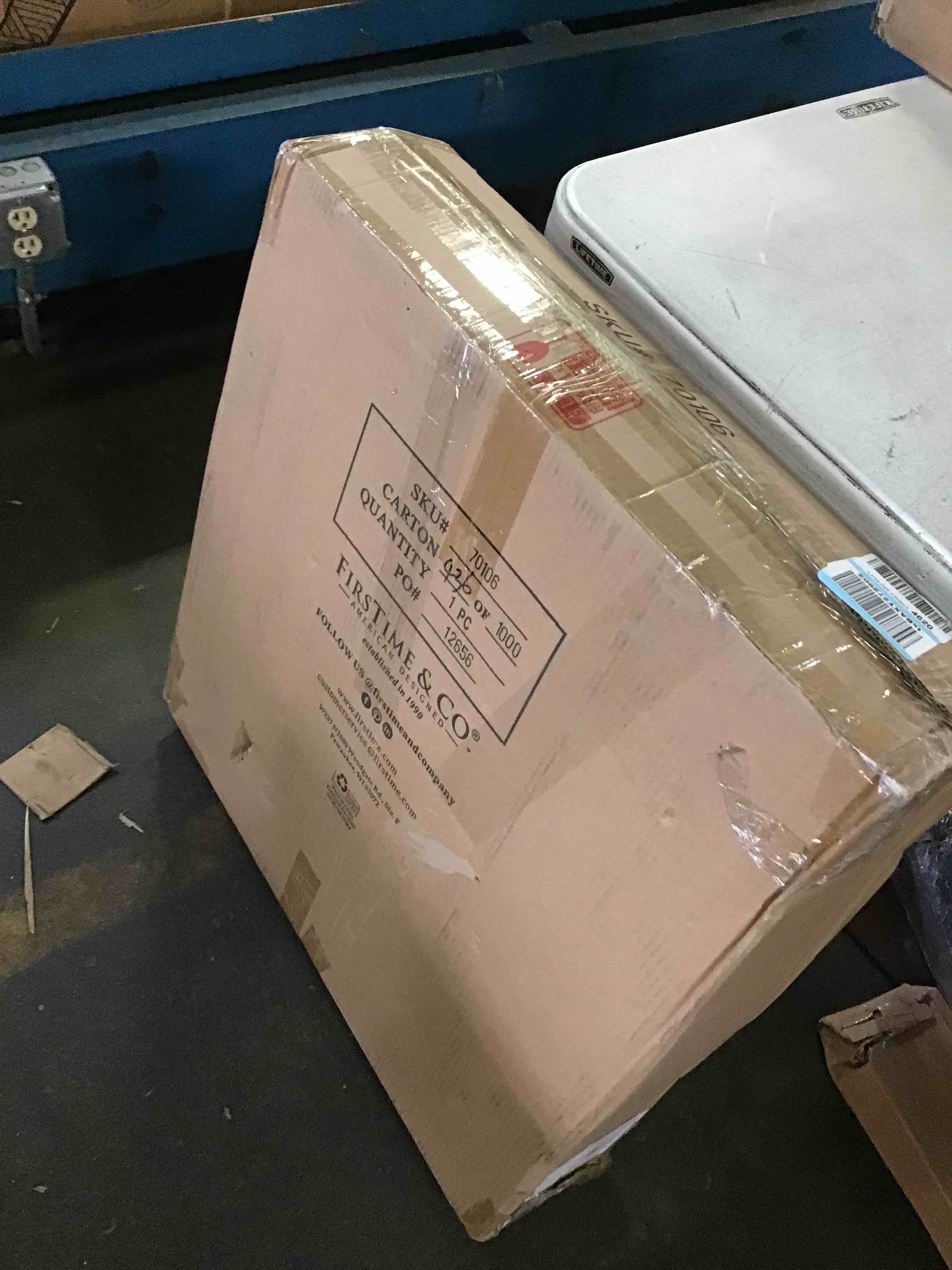 https://s3.amazonaws.com/lotting-images-prod/bidfta/YEL5351993_1691069328777.jpeg