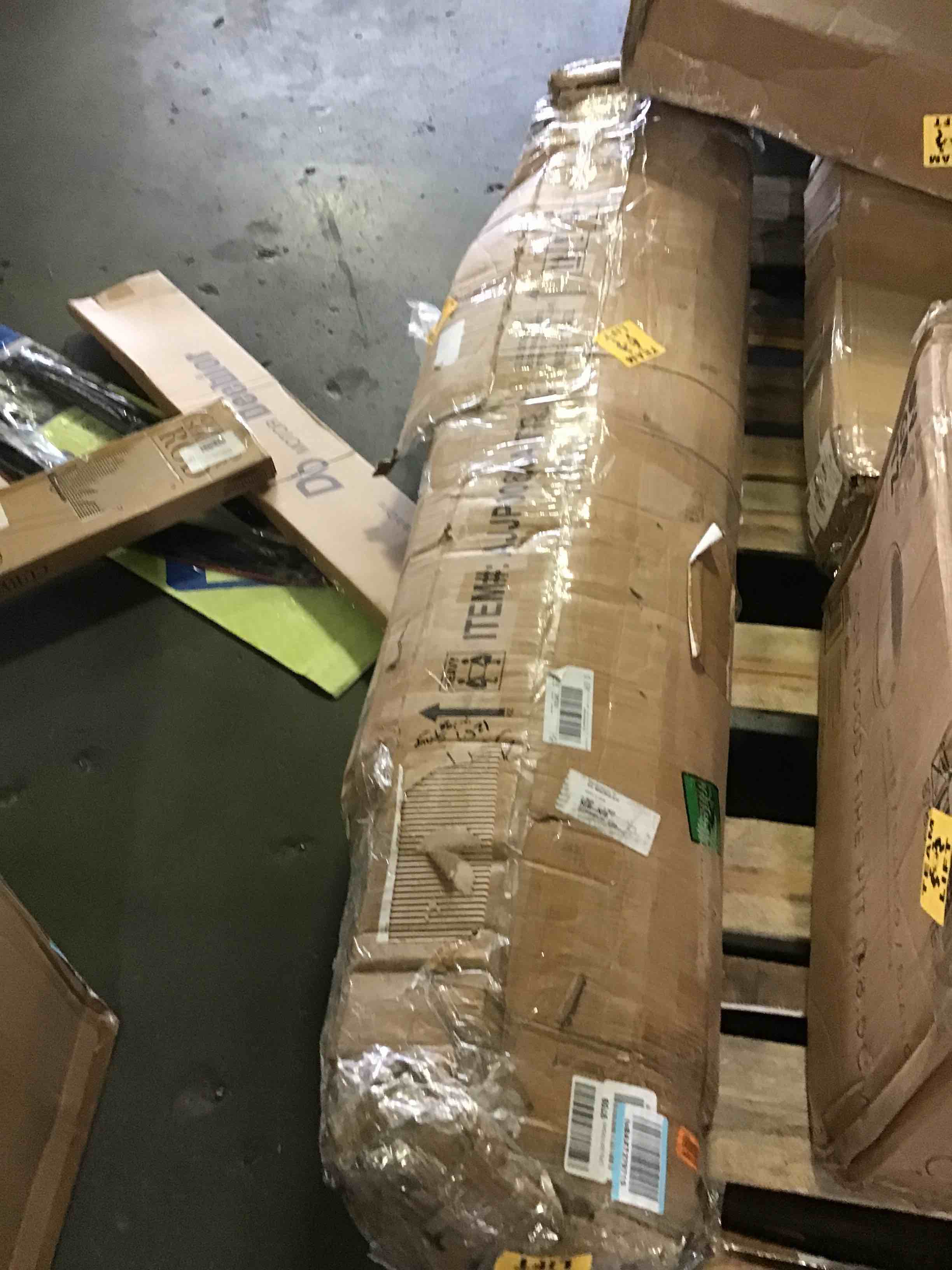 https://s3.amazonaws.com/lotting-images-prod/bidfta/YEL5352110_1691091272829.jpeg