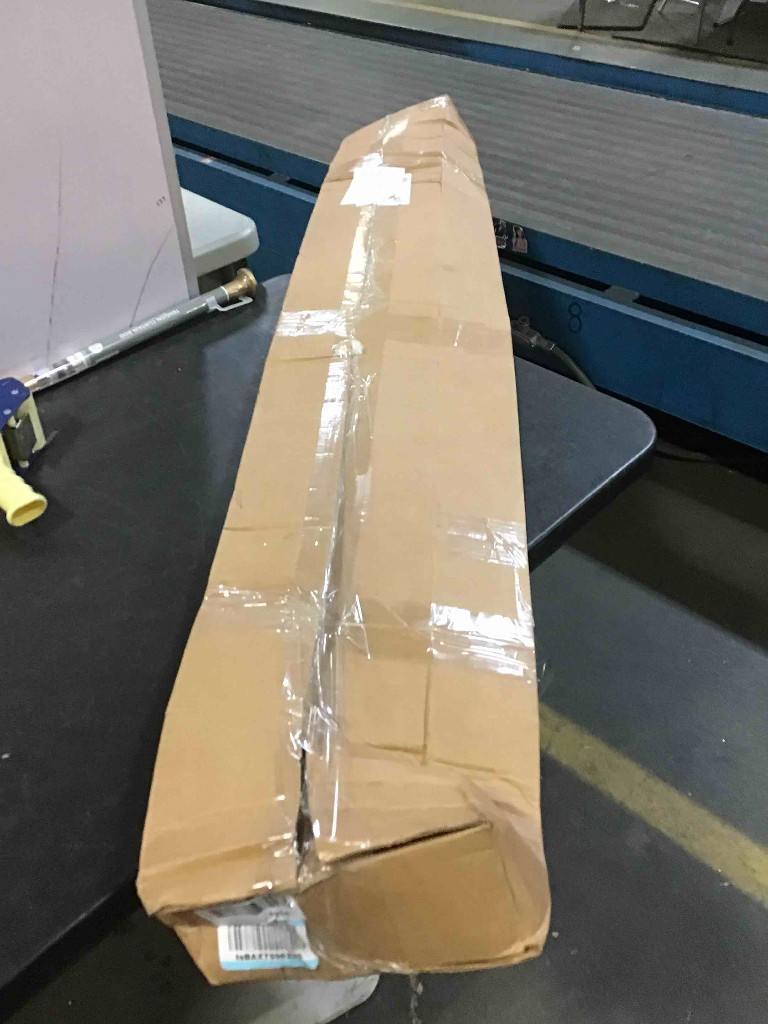 https://s3.amazonaws.com/lotting-images-prod/bidfta/YEL5352351_1691235170589.jpeg