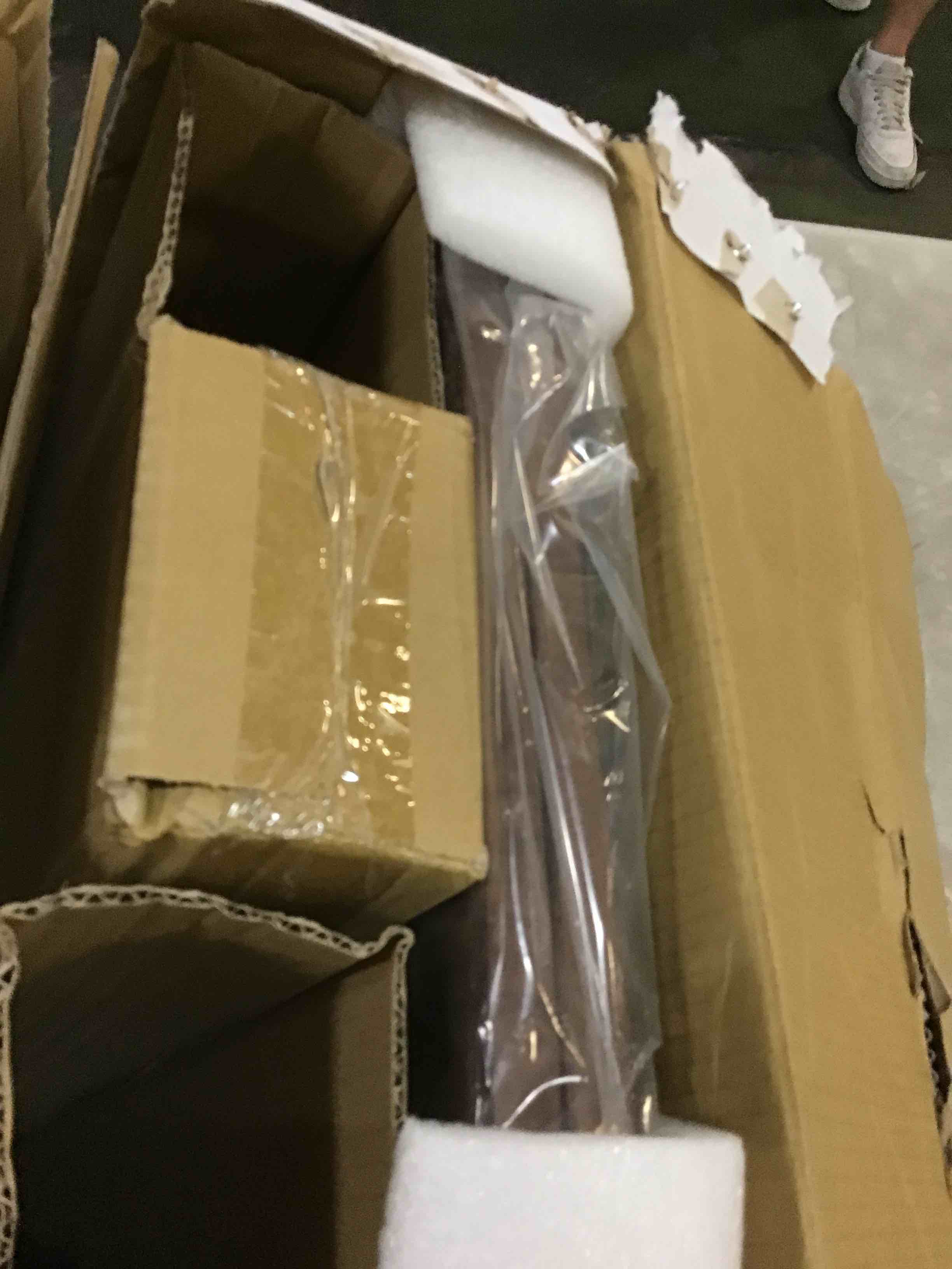 https://s3.amazonaws.com/lotting-images-prod/bidfta/YEL5355689_1689884124176.jpeg